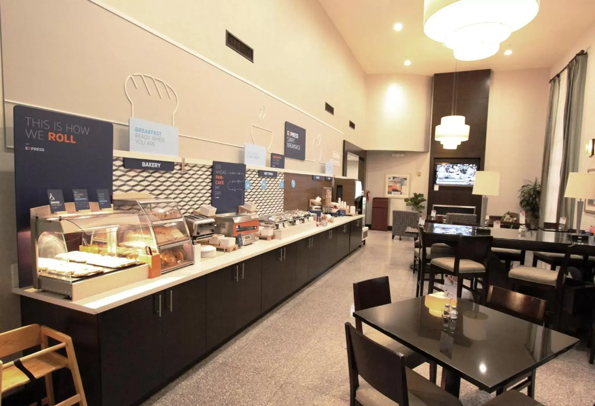 Breakfast, Restaurant/Places to Eat in Holiday Inn Express Hotel & Suites Hermosa Beach, an IHG Hotel