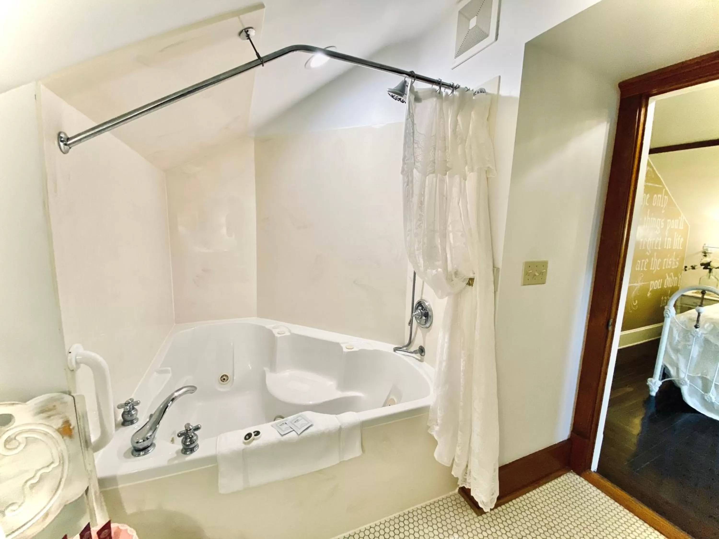 Bed in The Abriendo Inn