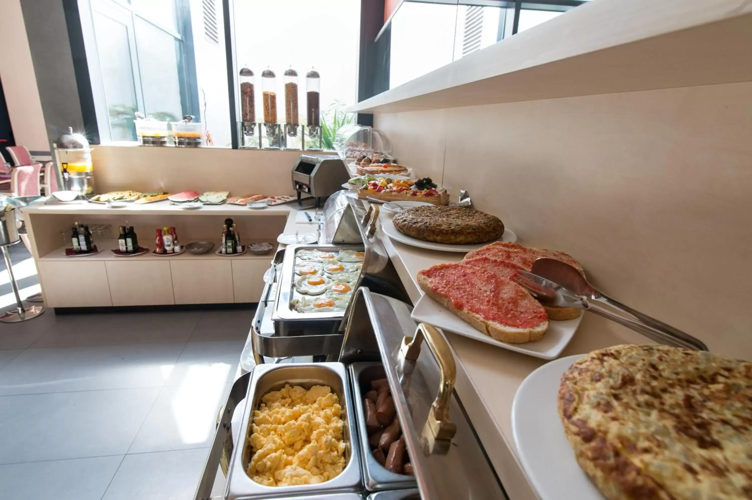 Restaurant/places to eat, Breakfast in Sunotel Club Central
