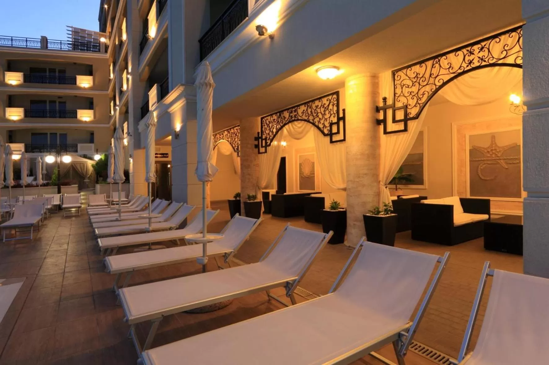 Lounge or bar in Penelopa Palace Apart Hotel & SPA