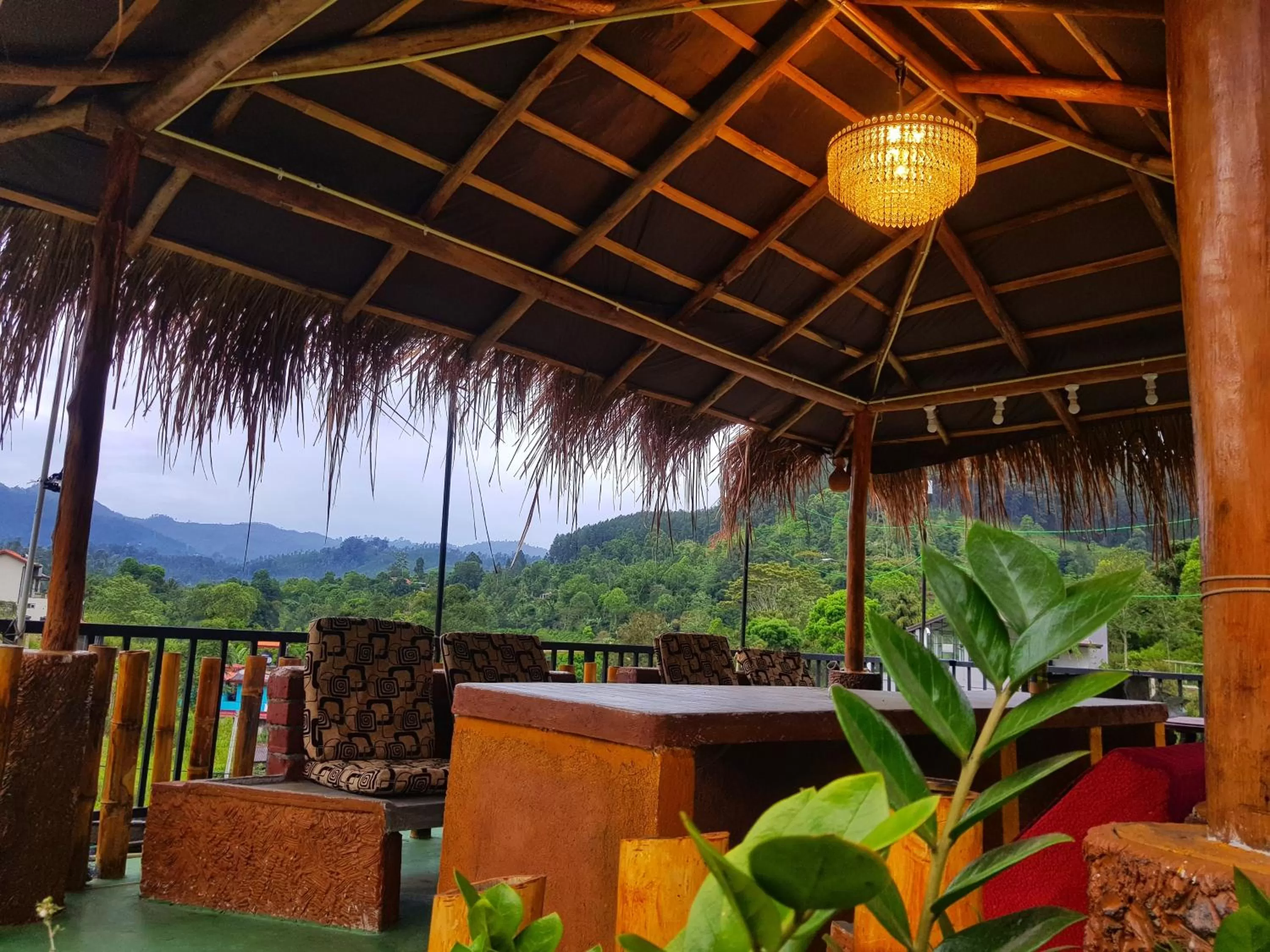 Garden view, Restaurant/Places to Eat in 4 Aces Ella