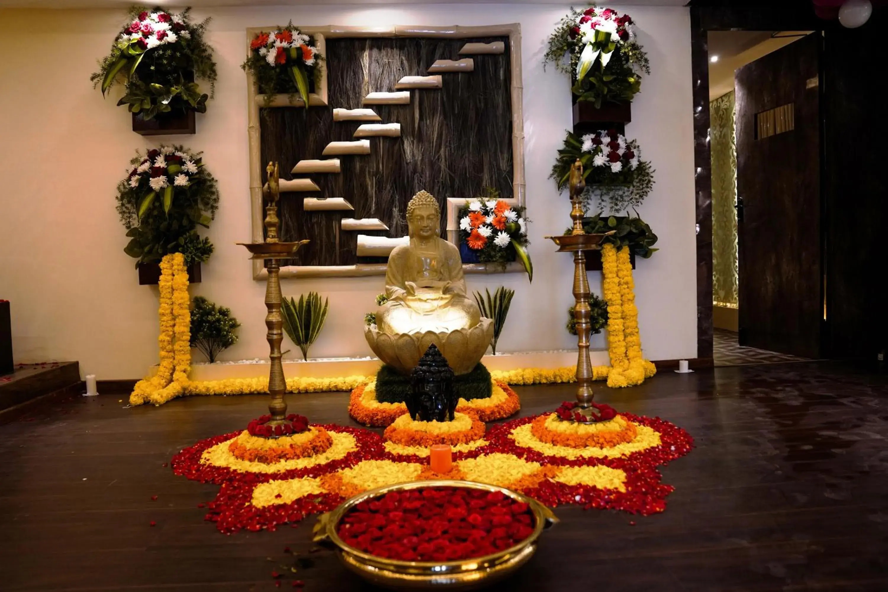 Spa and wellness centre/facilities, Banquet Facilities in Hotel Roopa