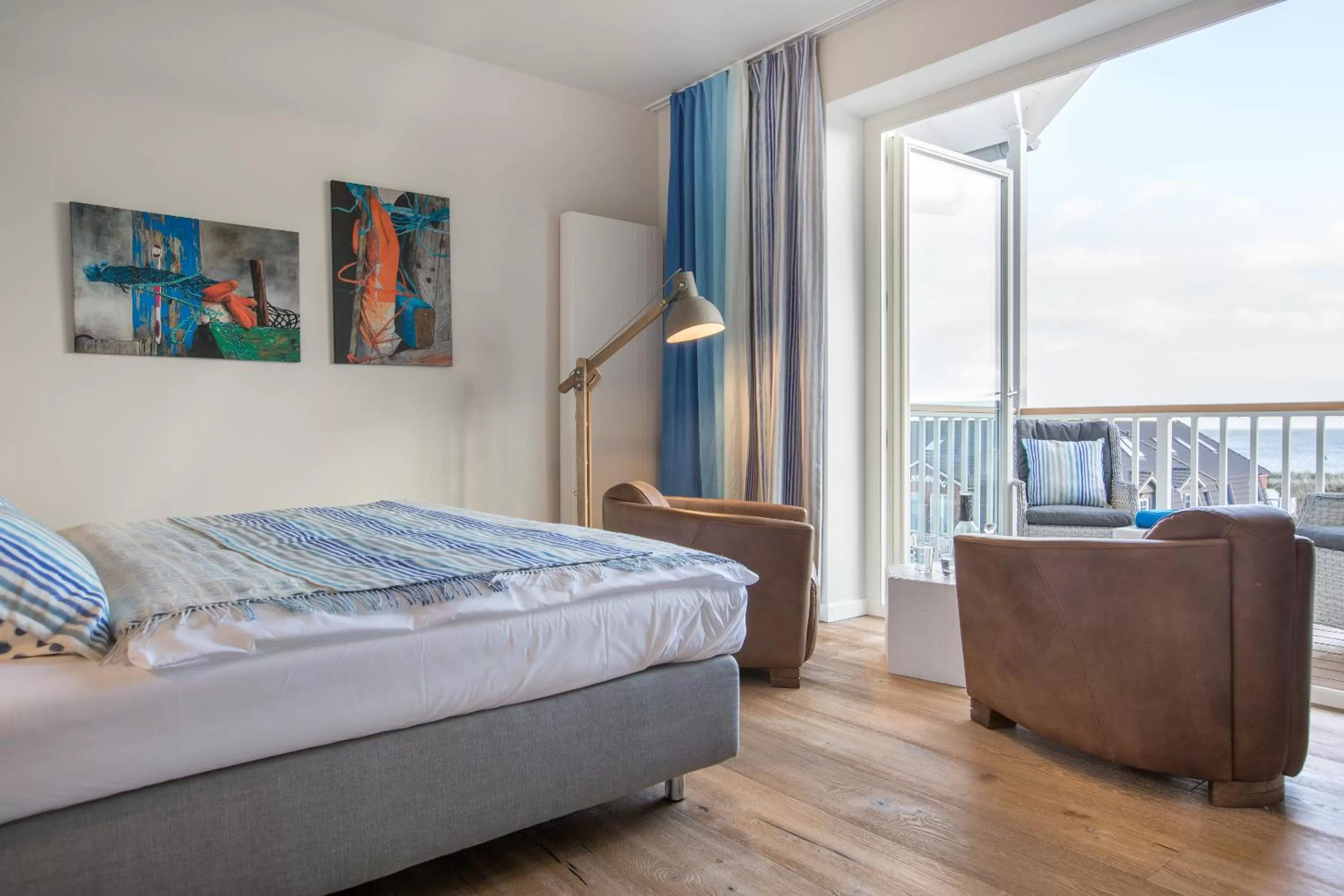 Other, Bed in Easy Living