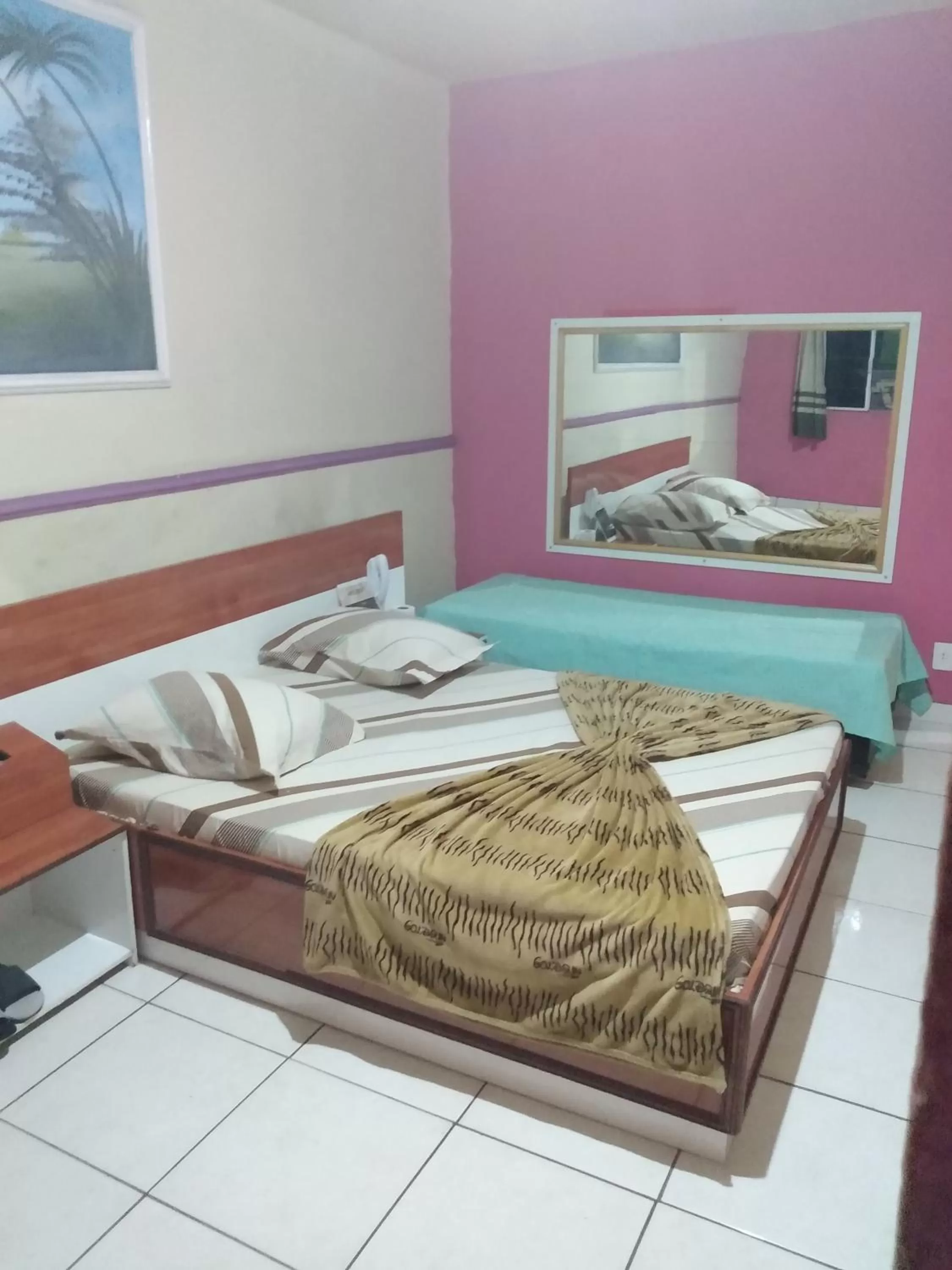 Large Twin Room in Hotel Eden