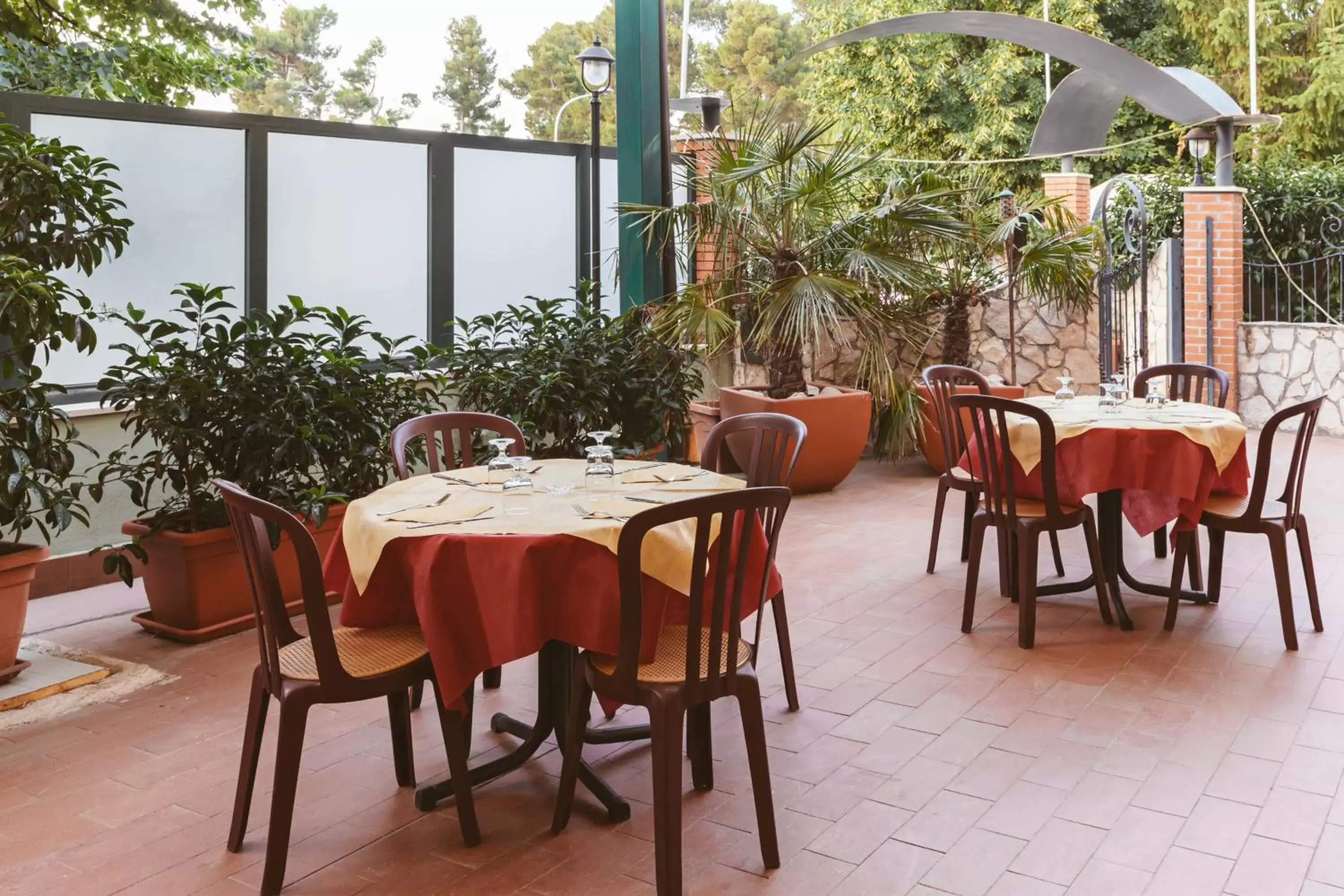 Restaurant/Places to Eat in Hotel Villa Del Sorriso