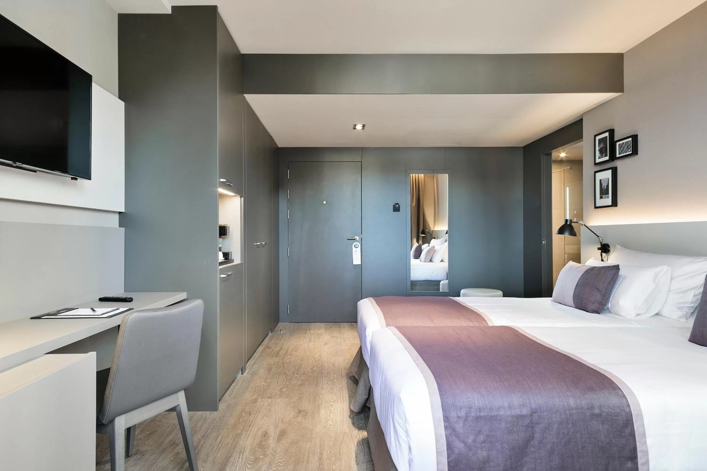 Bedroom, Bed in Upper Diagonal