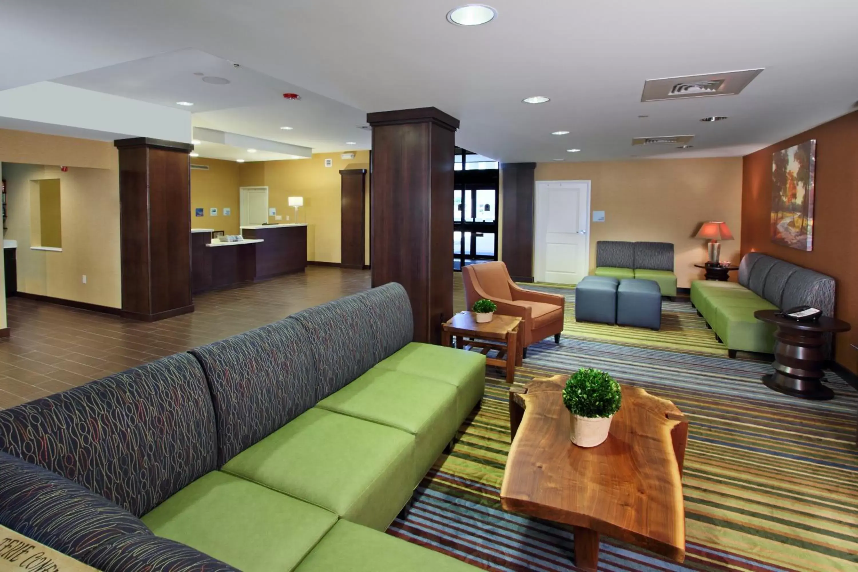 Property building, Seating Area in Holiday Inn Express - Colorado Springs - First & Main, an IHG Hotel