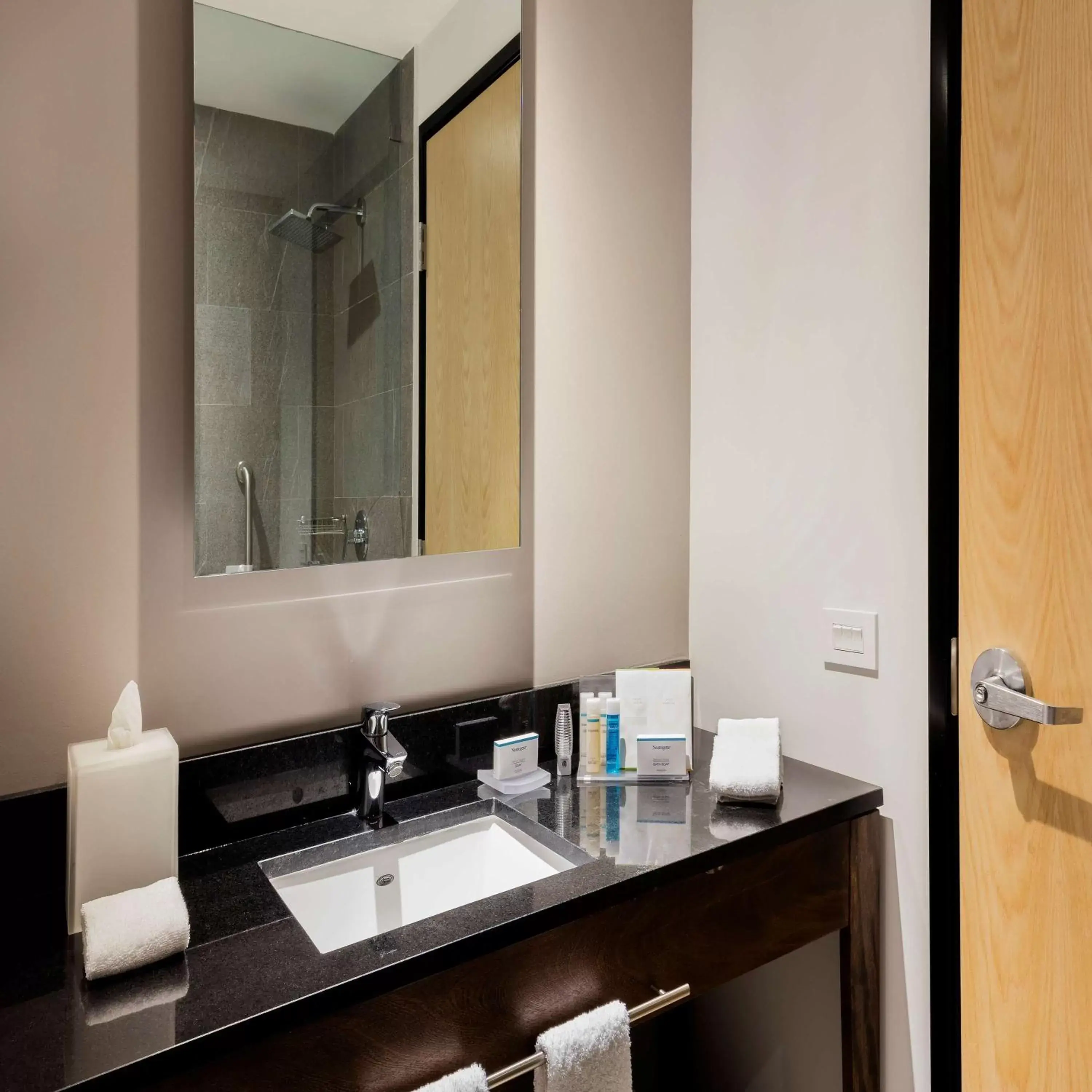Bathroom in Hampton Inn By Hilton Cancun Cumbres