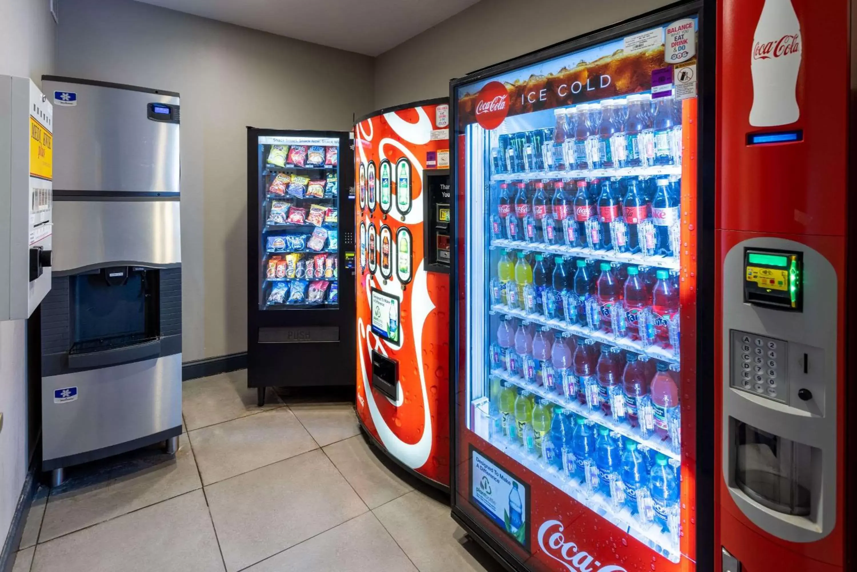 vending machine, Supermarket/Shops in Country Inn & Suites by Radisson, Salisbury, MD