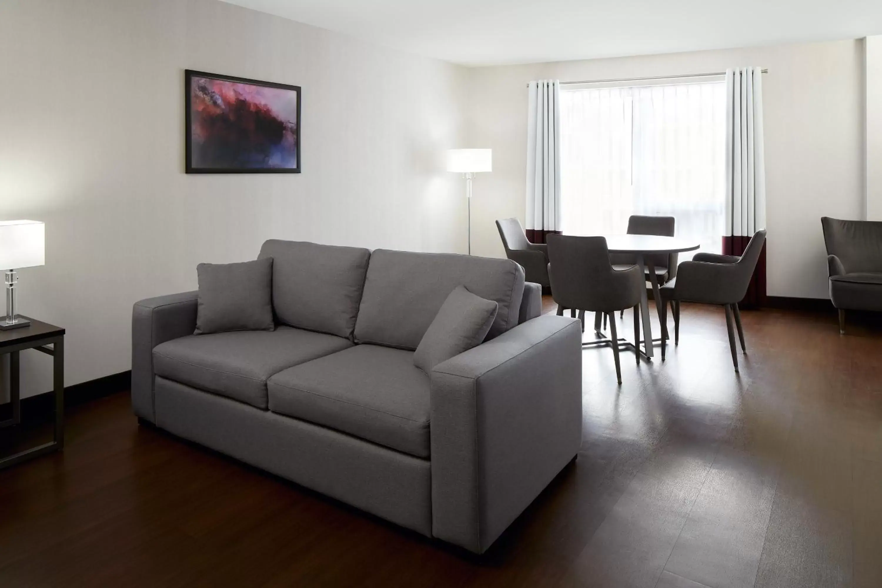 Photo of the whole room, Seating Area in Four Points by Sheraton Lévis Convention Centre