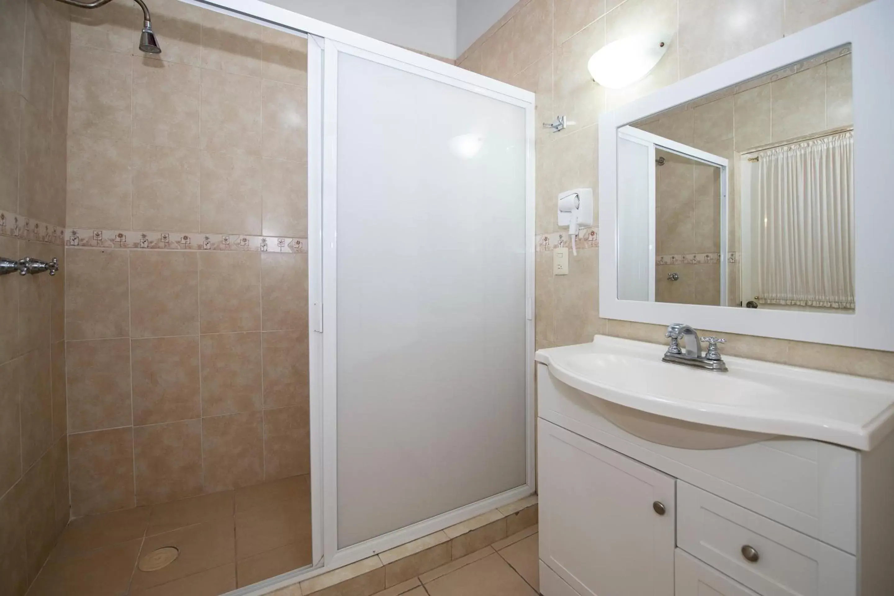 Bathroom in Hotel Senorial