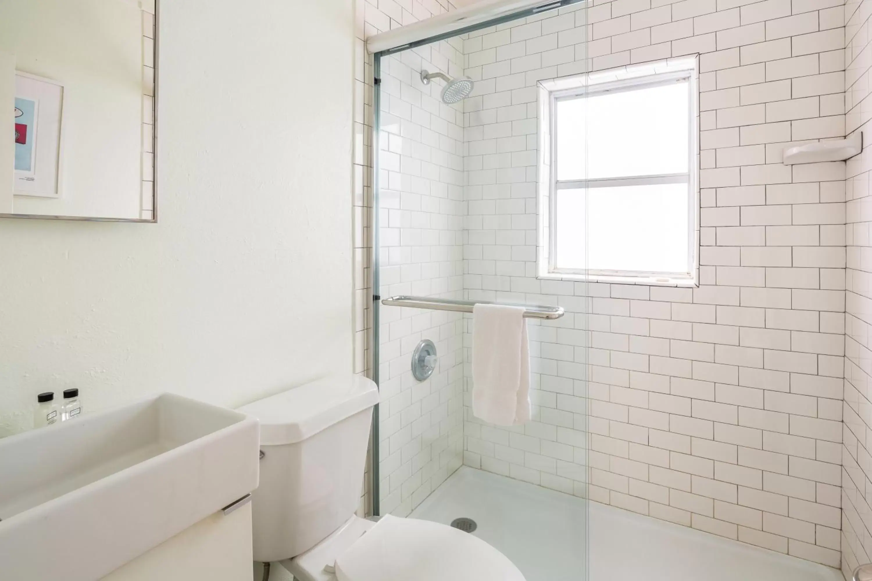 Bathroom in Sunset Inn and Cottages