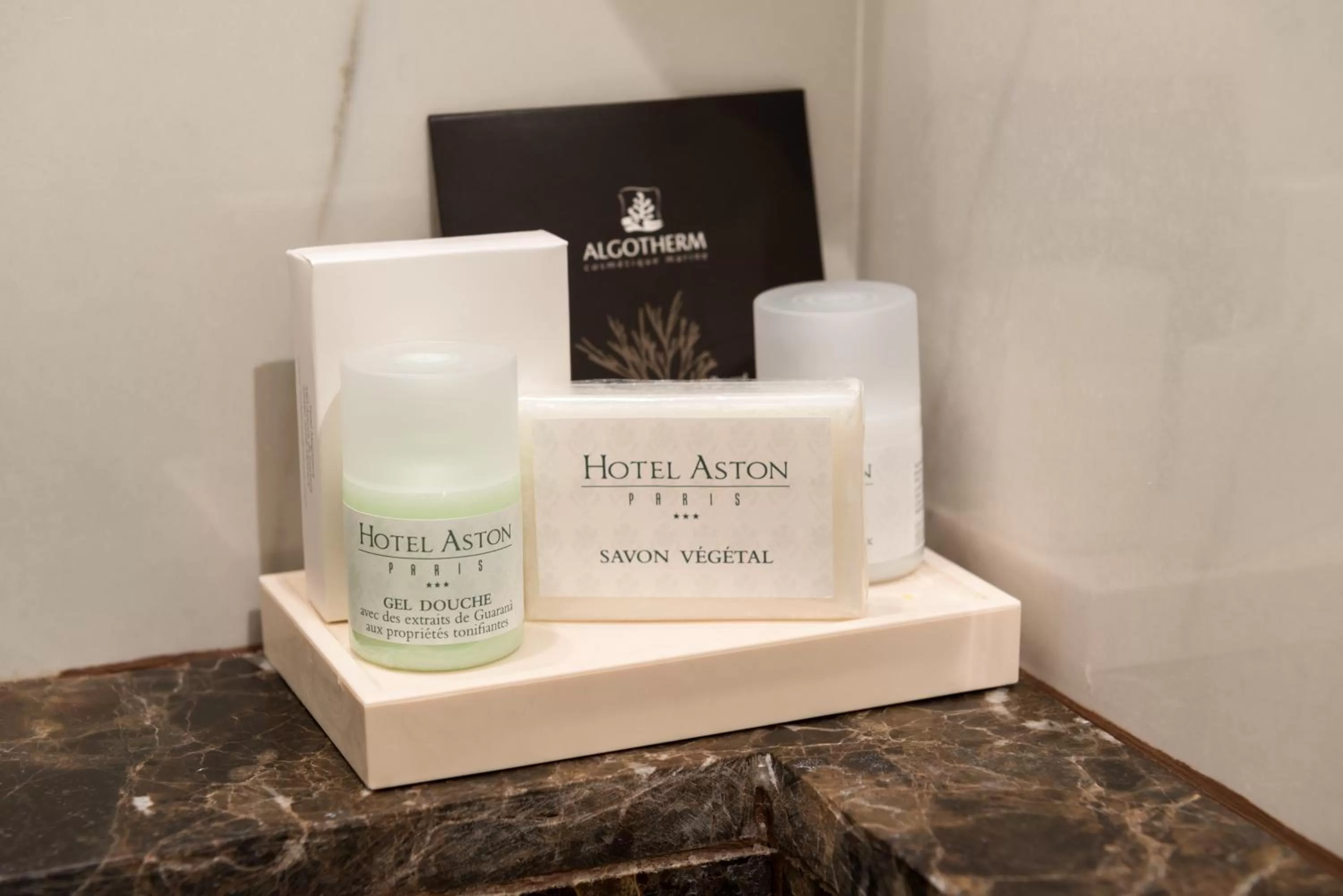 Bathroom in Hôtel Aston Paris