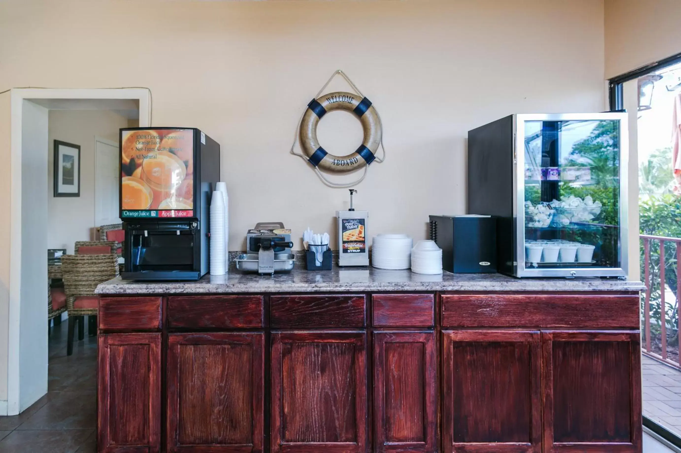 Continental breakfast in Royal Inn Beach Hutchinson Island