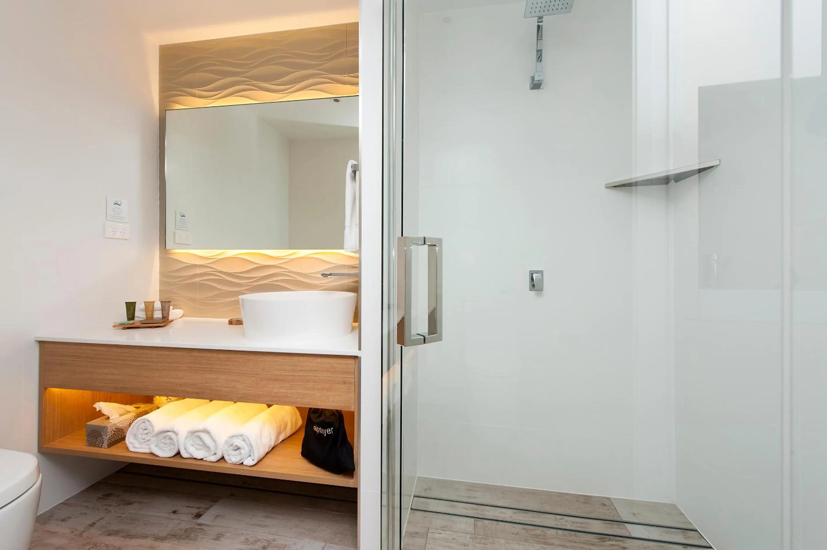 Shower in Allure On Ocean Motel - Mollymook Beach