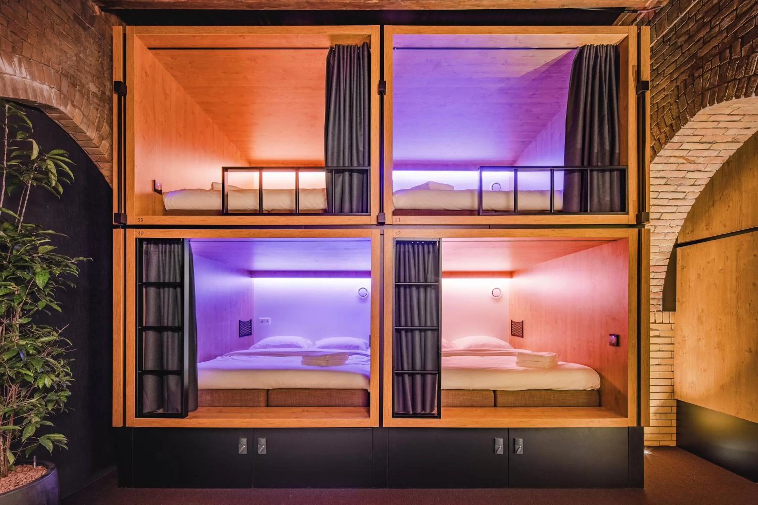 bunk bed, Bed in Bunk Hotel Amsterdam