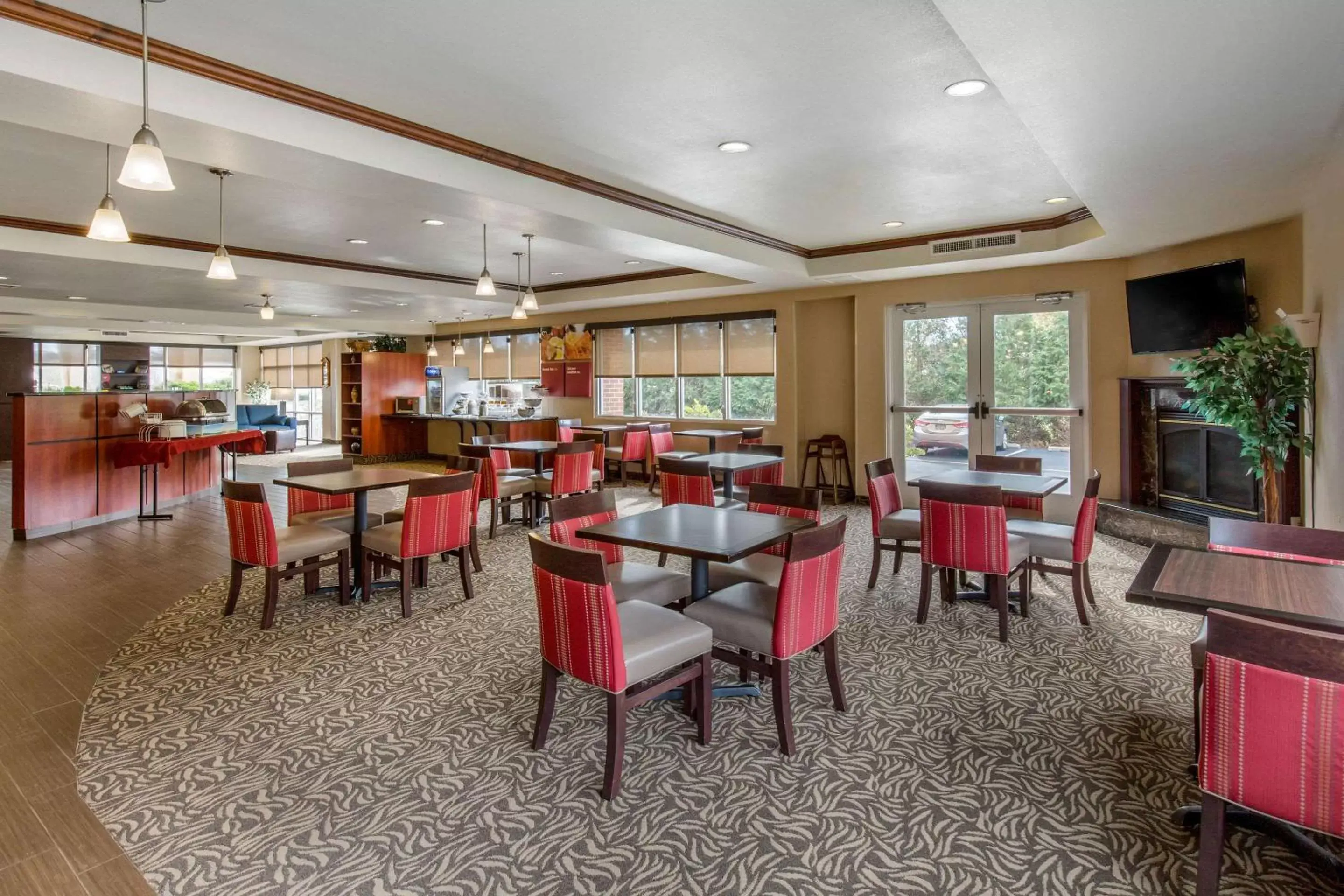Restaurant/Places to Eat in Comfort Suites Seaford