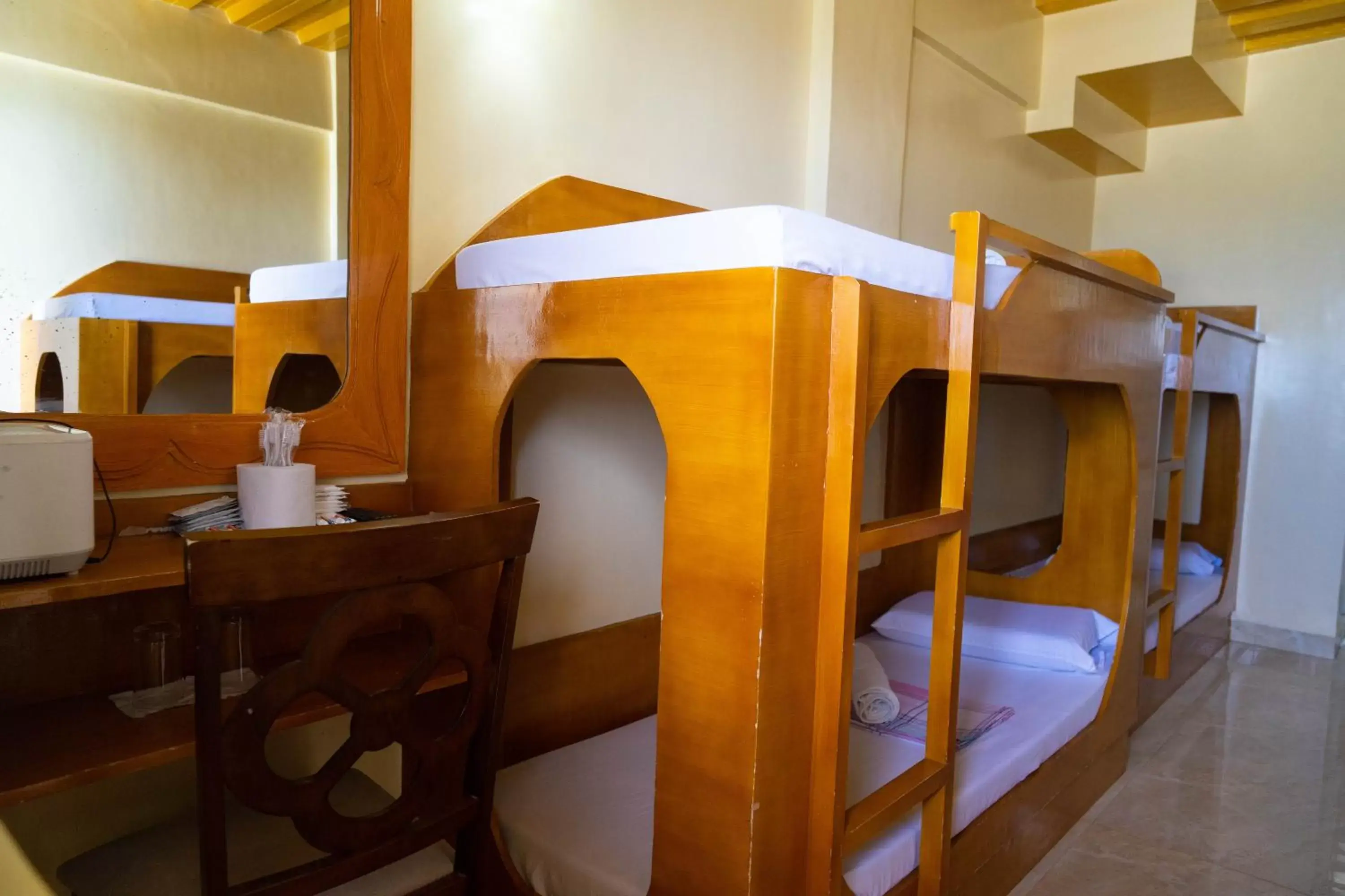 bunk bed in GingGing Hotel And Resort