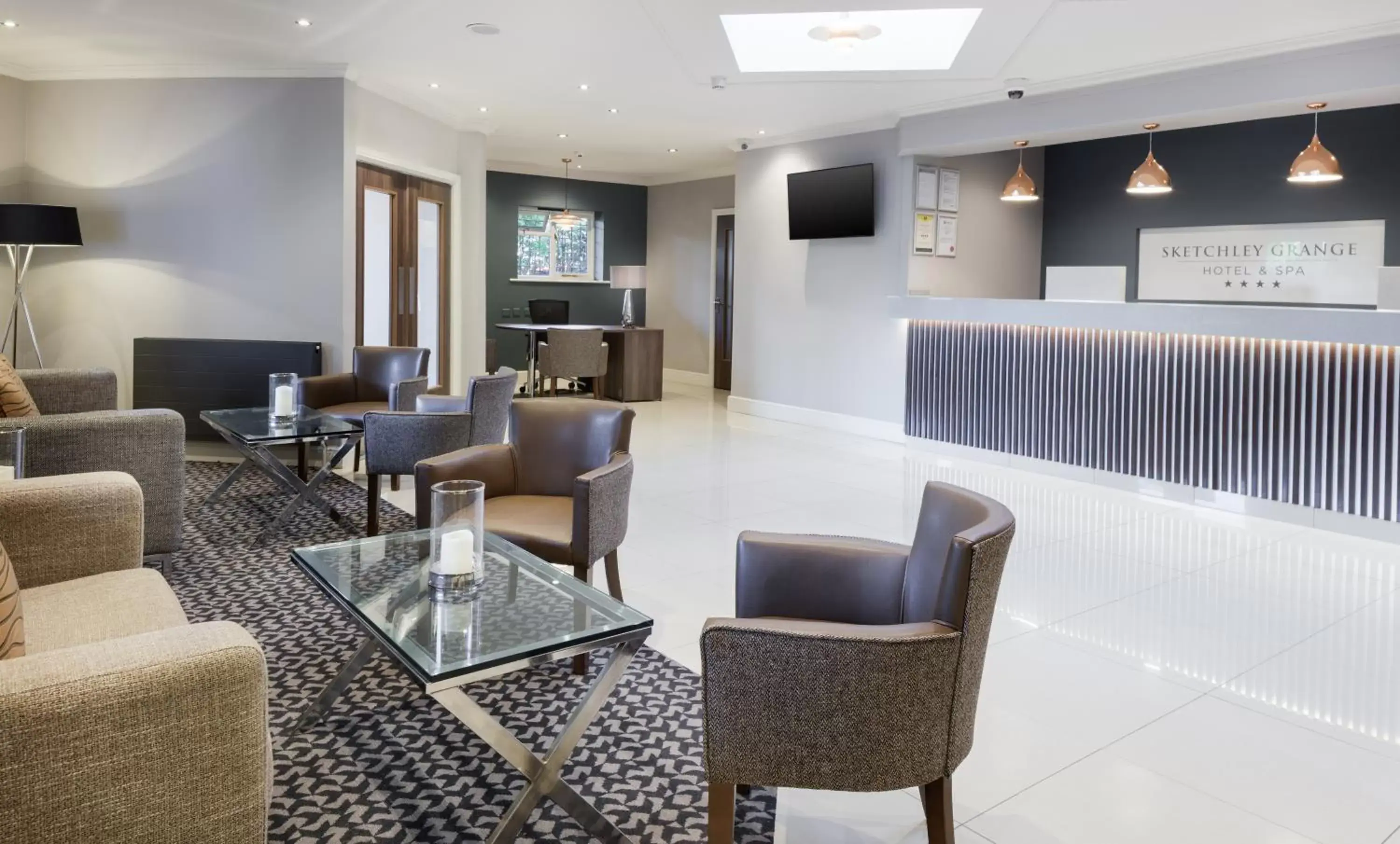 Lobby or reception in Sketchley Grange Hotel