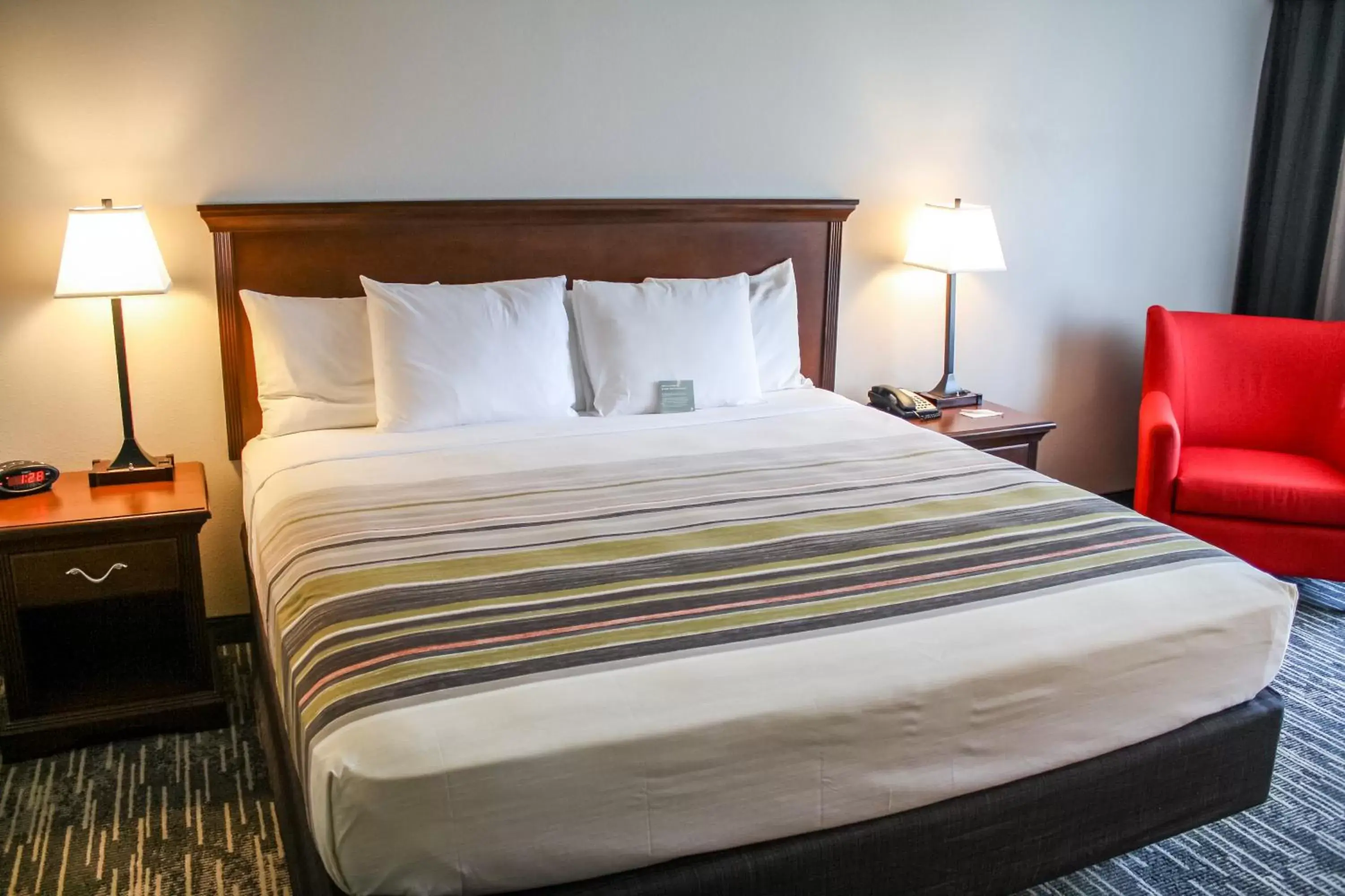 Photo of the whole room, Bed in Country Inn & Suites by Radisson, Washington Dulles International Airport, VA