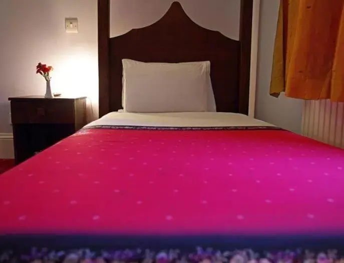 Bed in Islington Inn