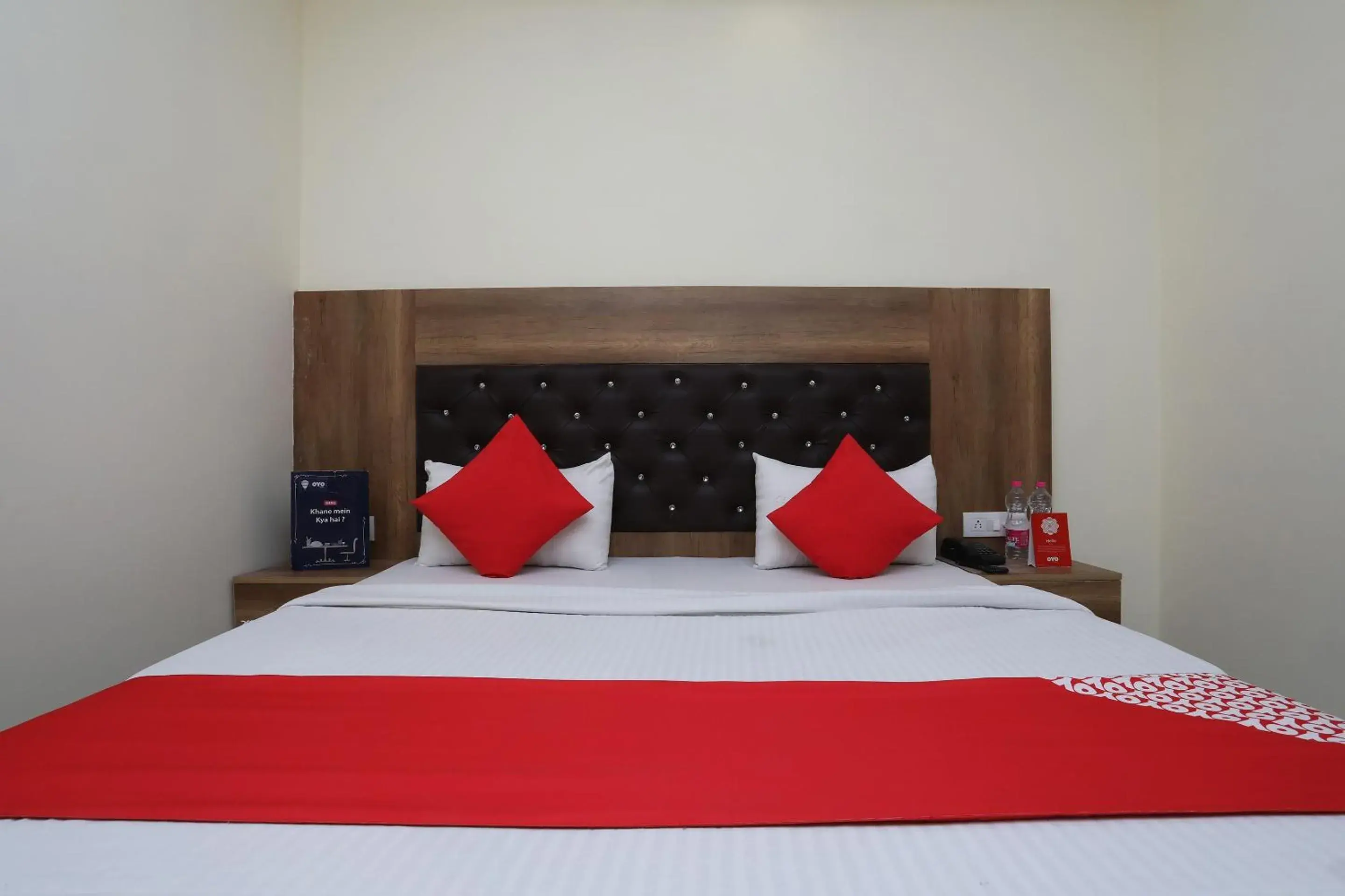 Bedroom, Bed in OYO Hotel Ivy