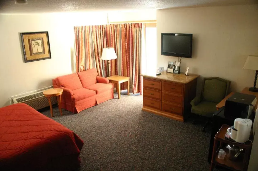 Seating Area in American Inn and Suites Ionia