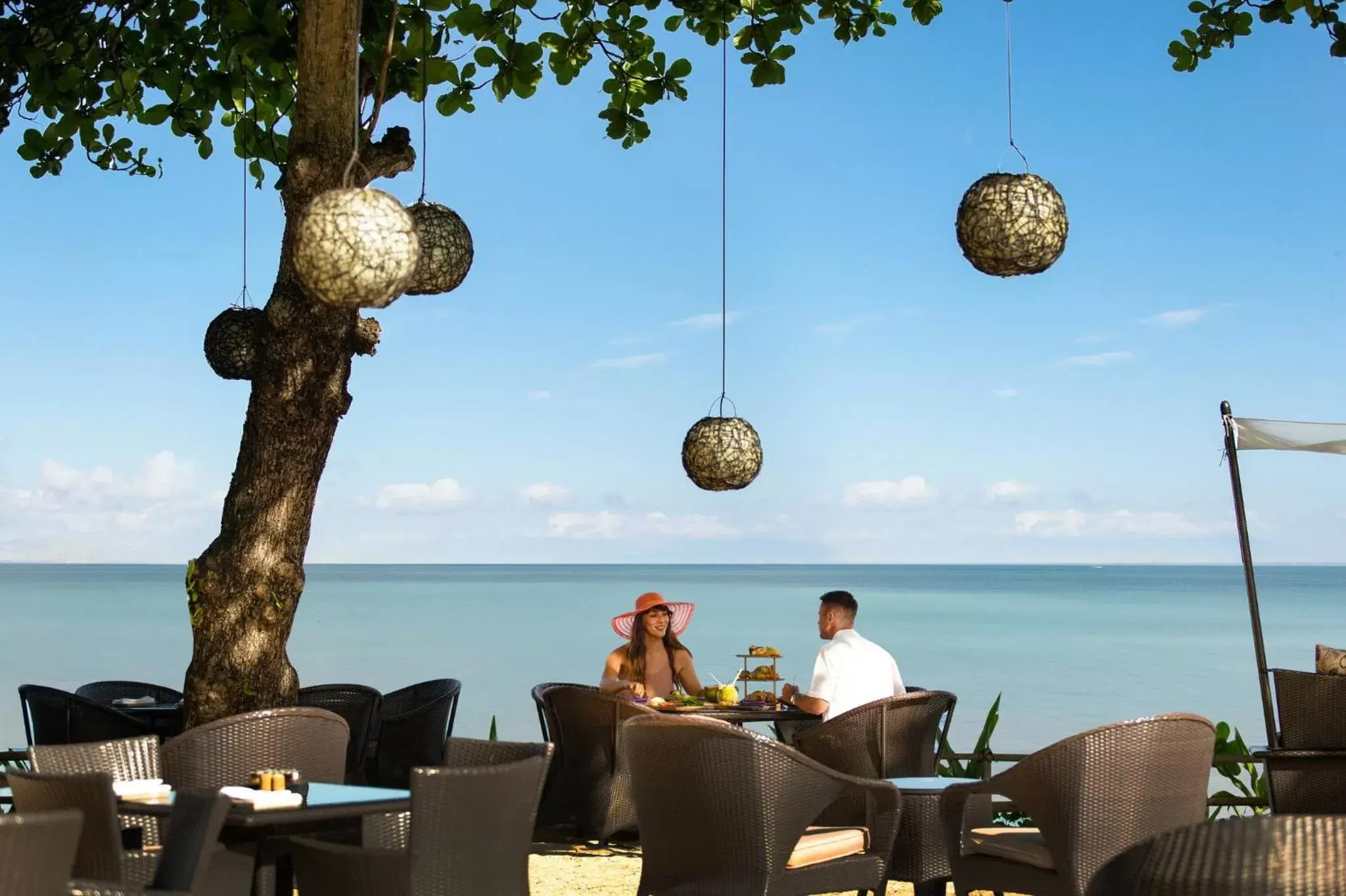 Lounge or bar in InterContinental Bali Resort, an IHG Hotel