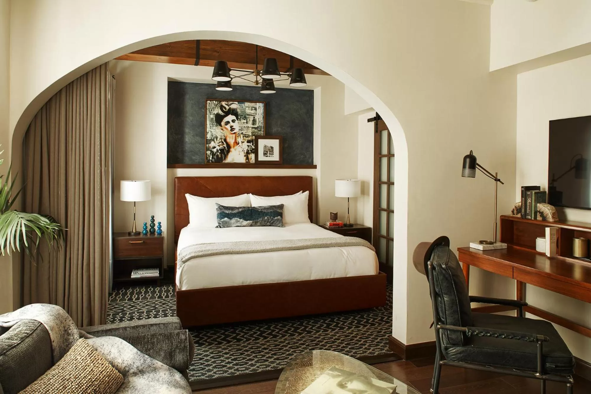 Bed in Hotel Figueroa, Unbound Collection by Hyatt