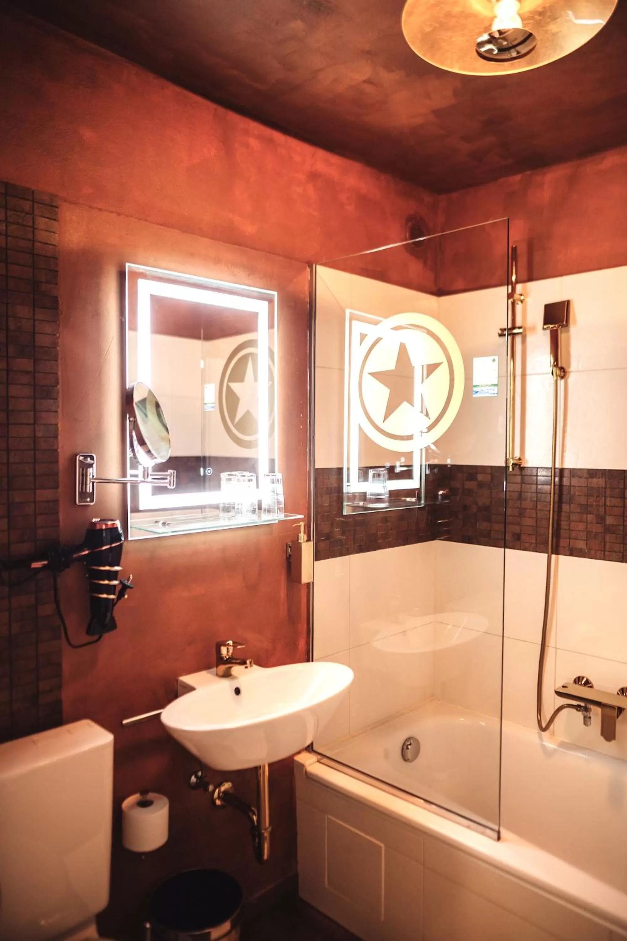 Shower in Das Hotel Stern, B&B KG - digital & contactless check-in