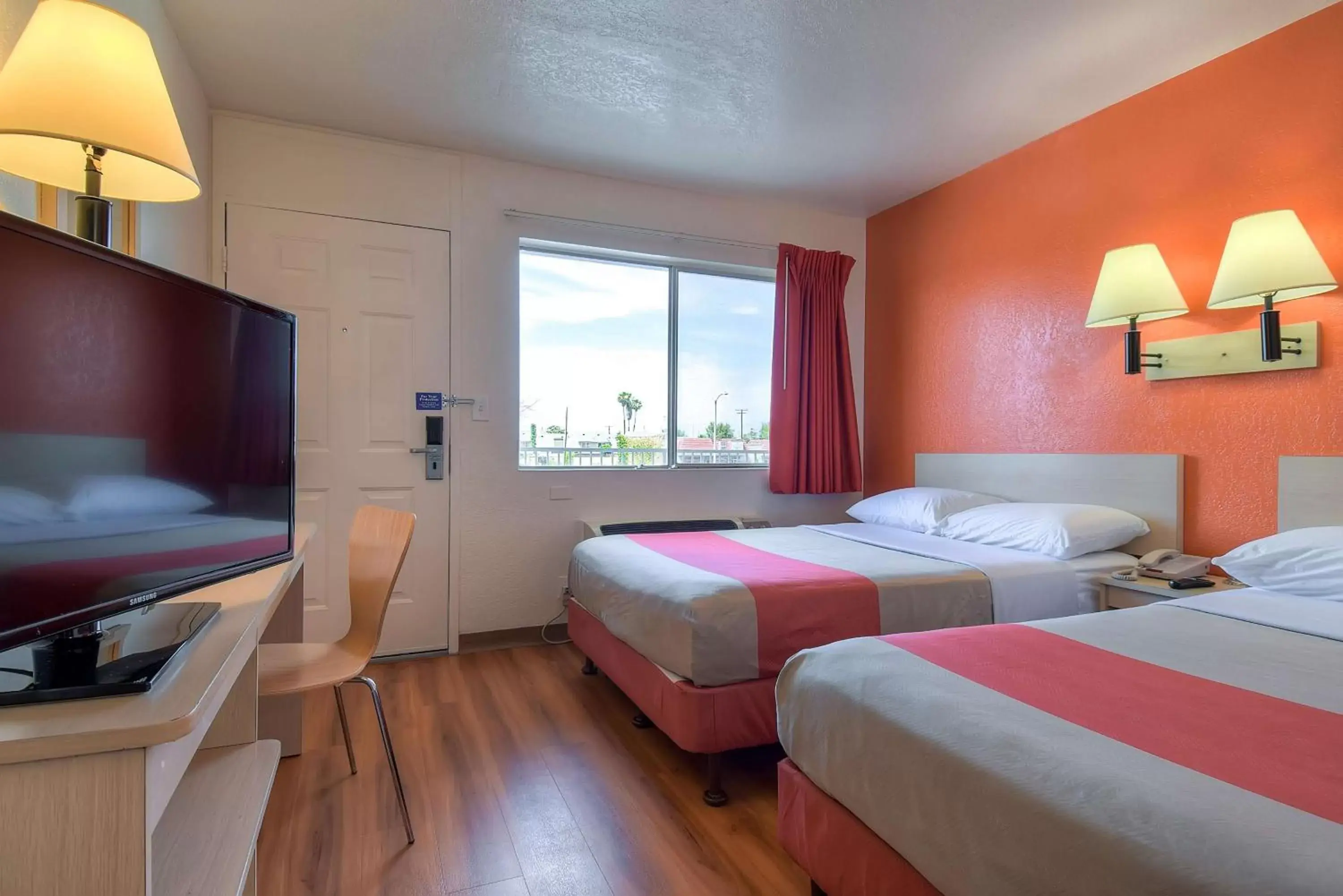 TV and multimedia, Bed in Motel 6-Stanton, CA