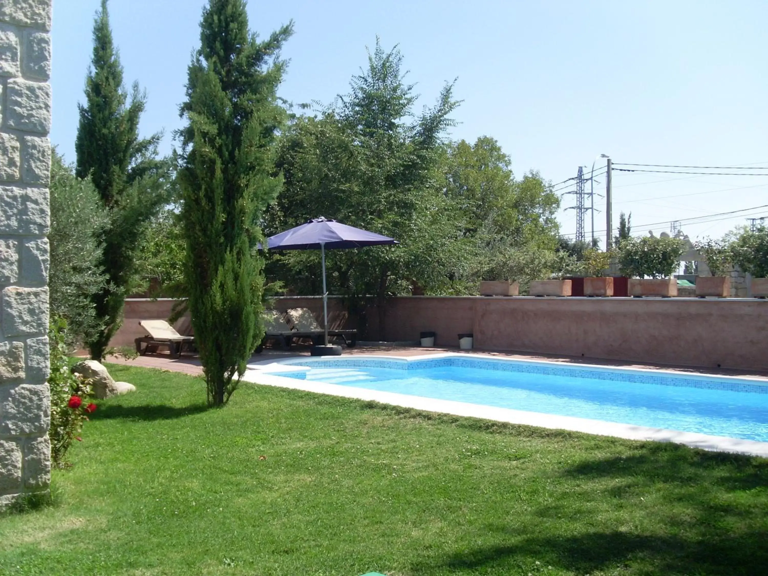 Solarium, Swimming Pool in Hotel Sara De Ur