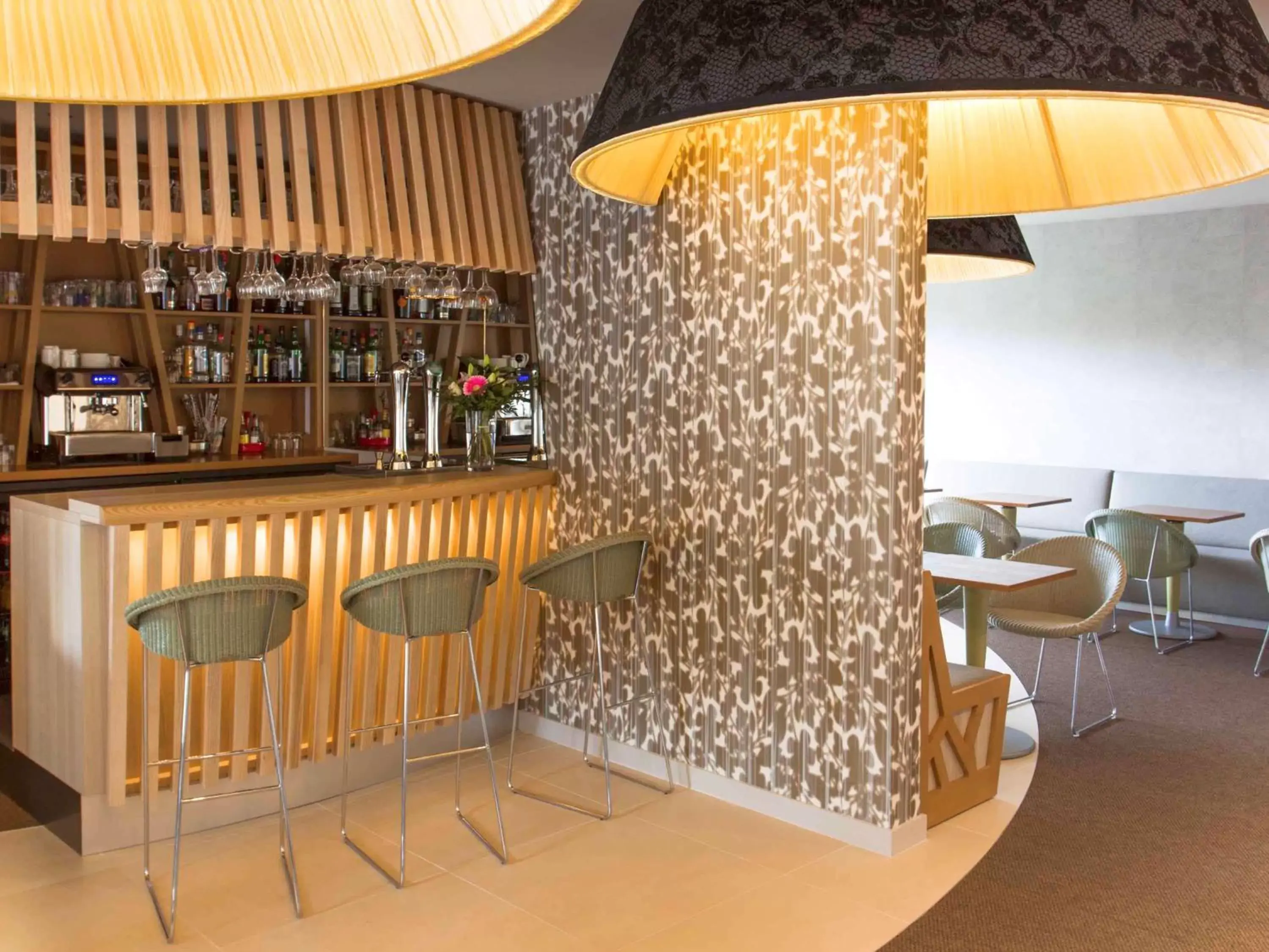 Lounge or bar, Lounge/Bar in Mercure Bourg En Bresse