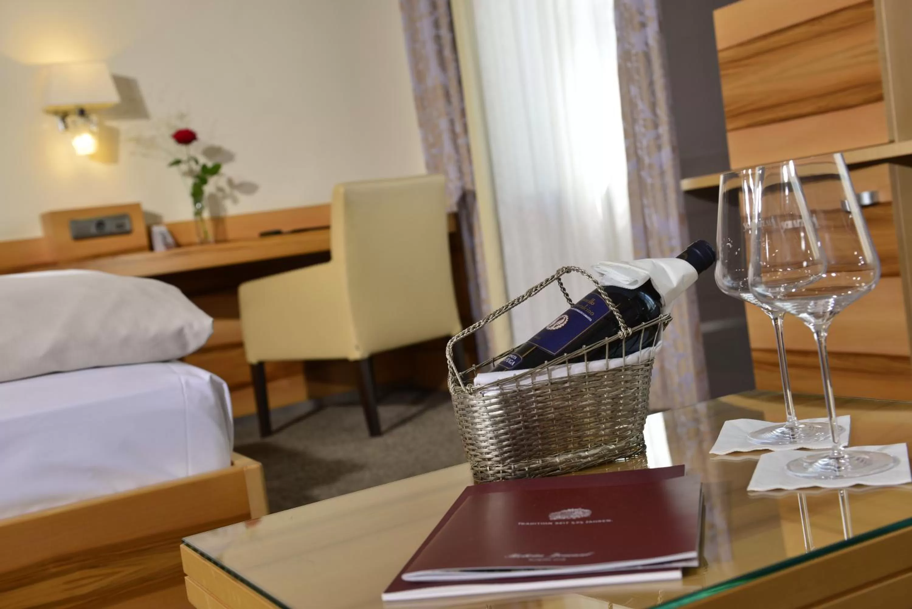 Drinks, Bed in Hotel Torbräu