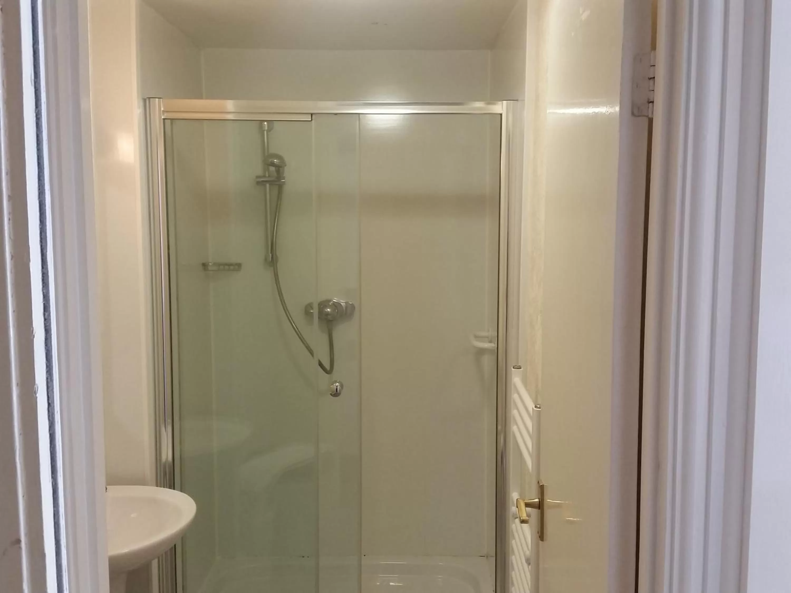 Bathroom in Kersbrook Guest Accommodation