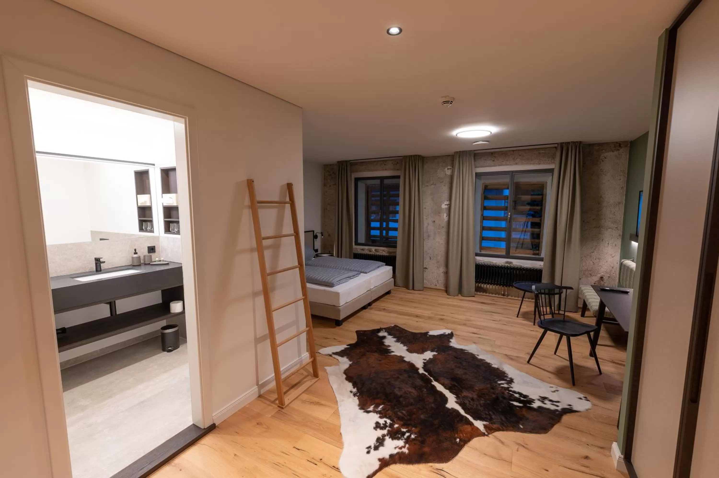 Photo of the whole room, Bed in LANDHOTEL ALTE ZOLLSTATION- Historical Building