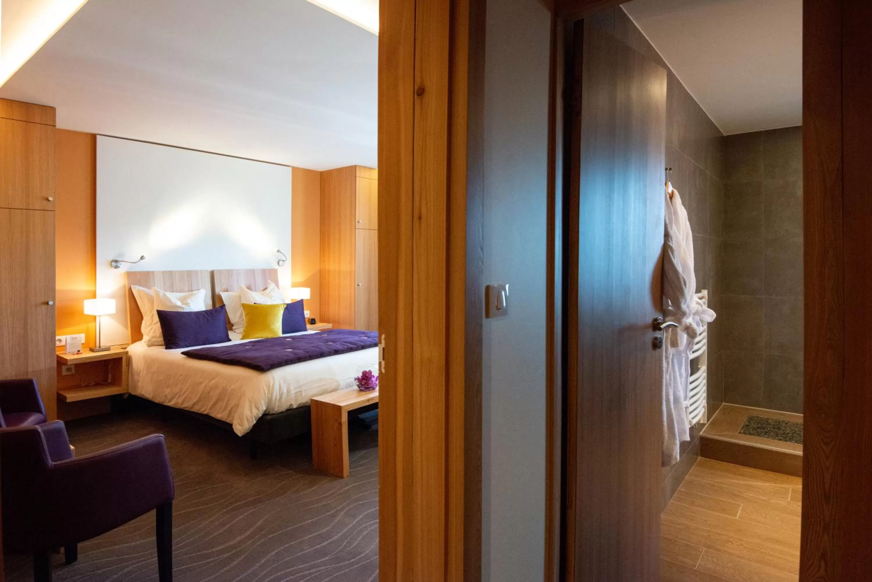 Bed in Hotel Les Vallées Labellemontagne