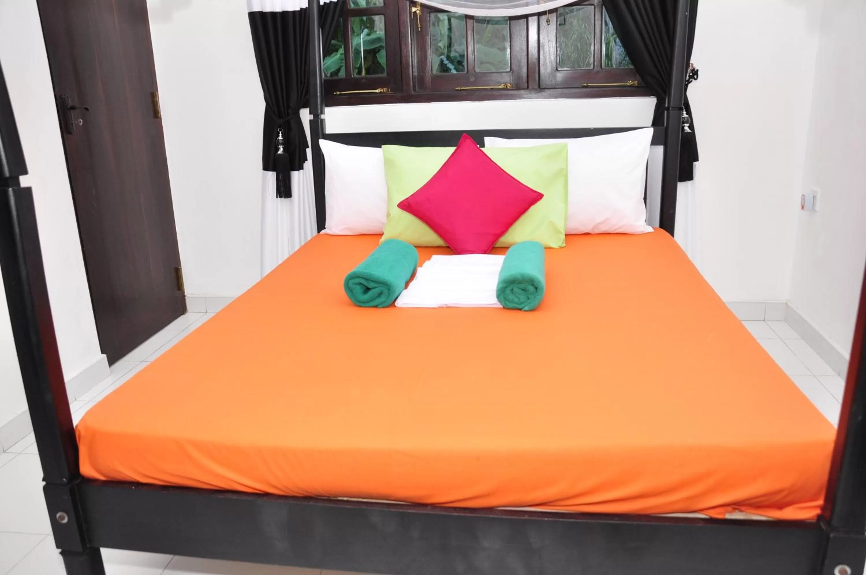 Bed in Bon Accord Mirissa