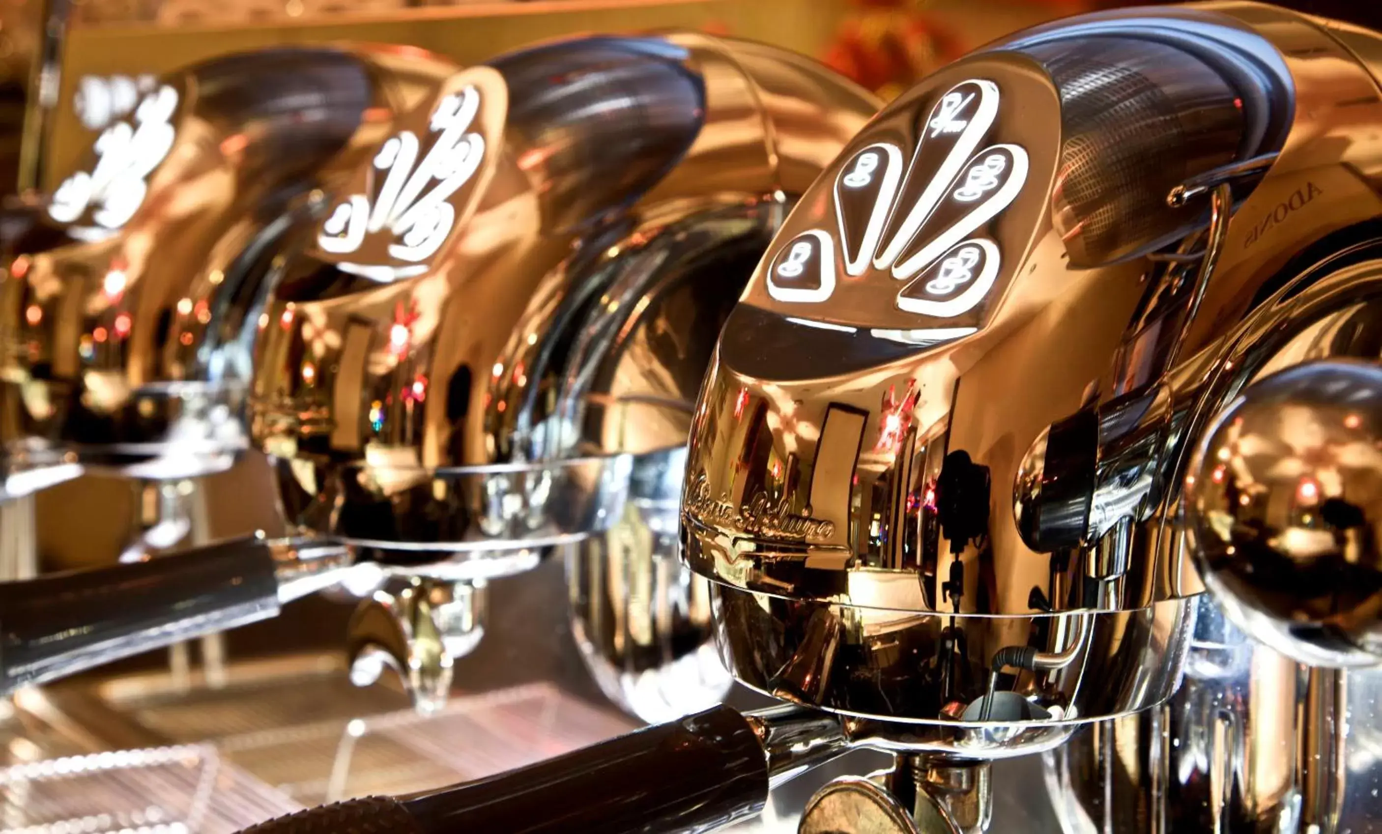 Restaurant/places to eat in Century Plaza Hotel Restaurant/places to eat in Century Plaza Hotel