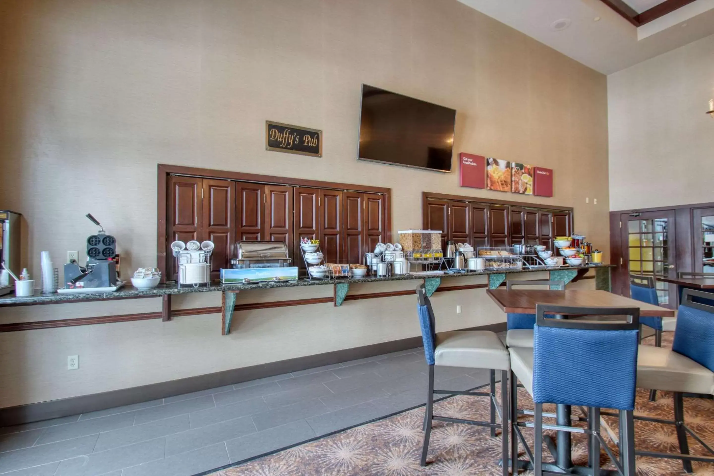 Restaurant/Places to Eat in Comfort Suites Madison West