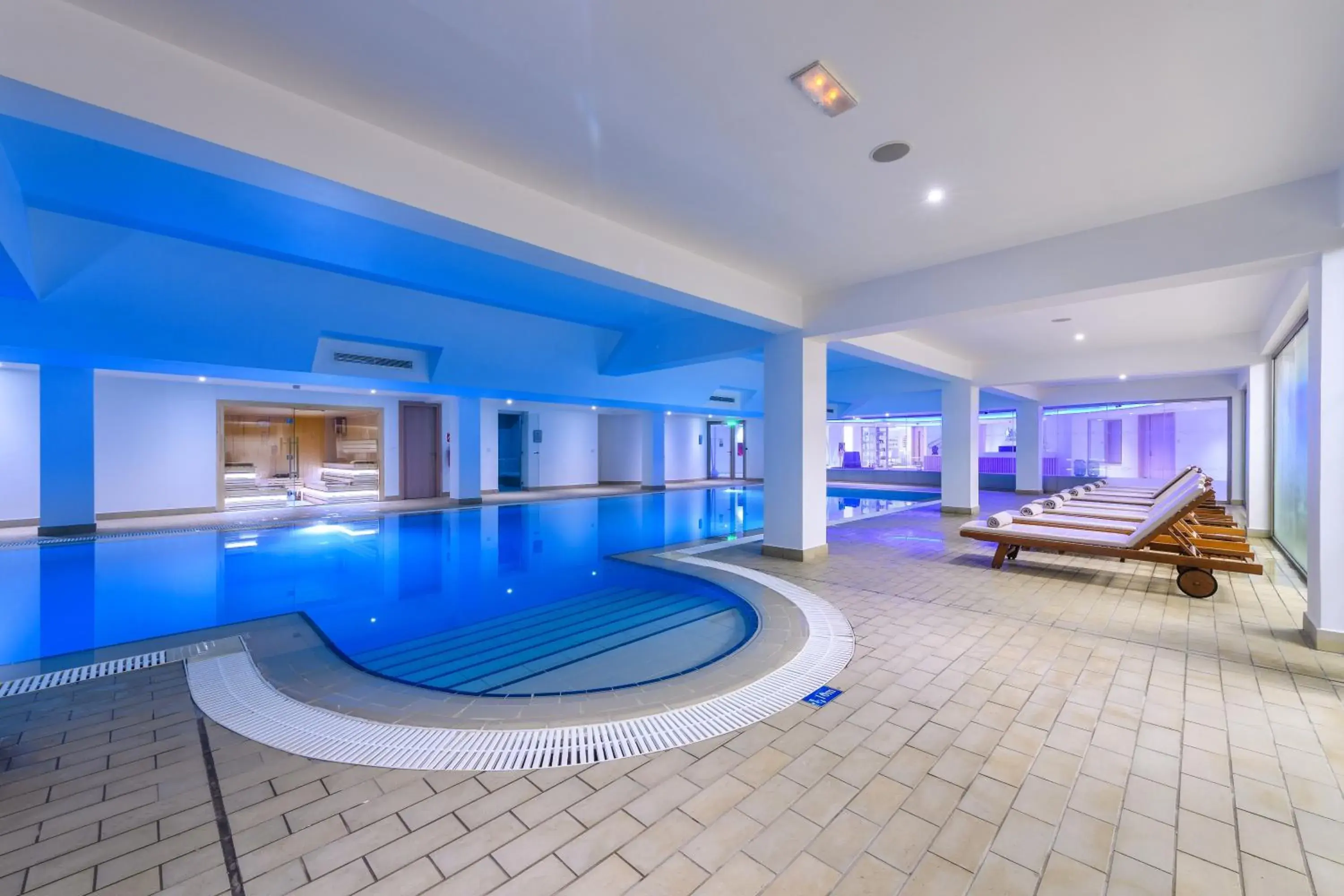 Public Bath, Swimming Pool in Asterias Beach Hotel
