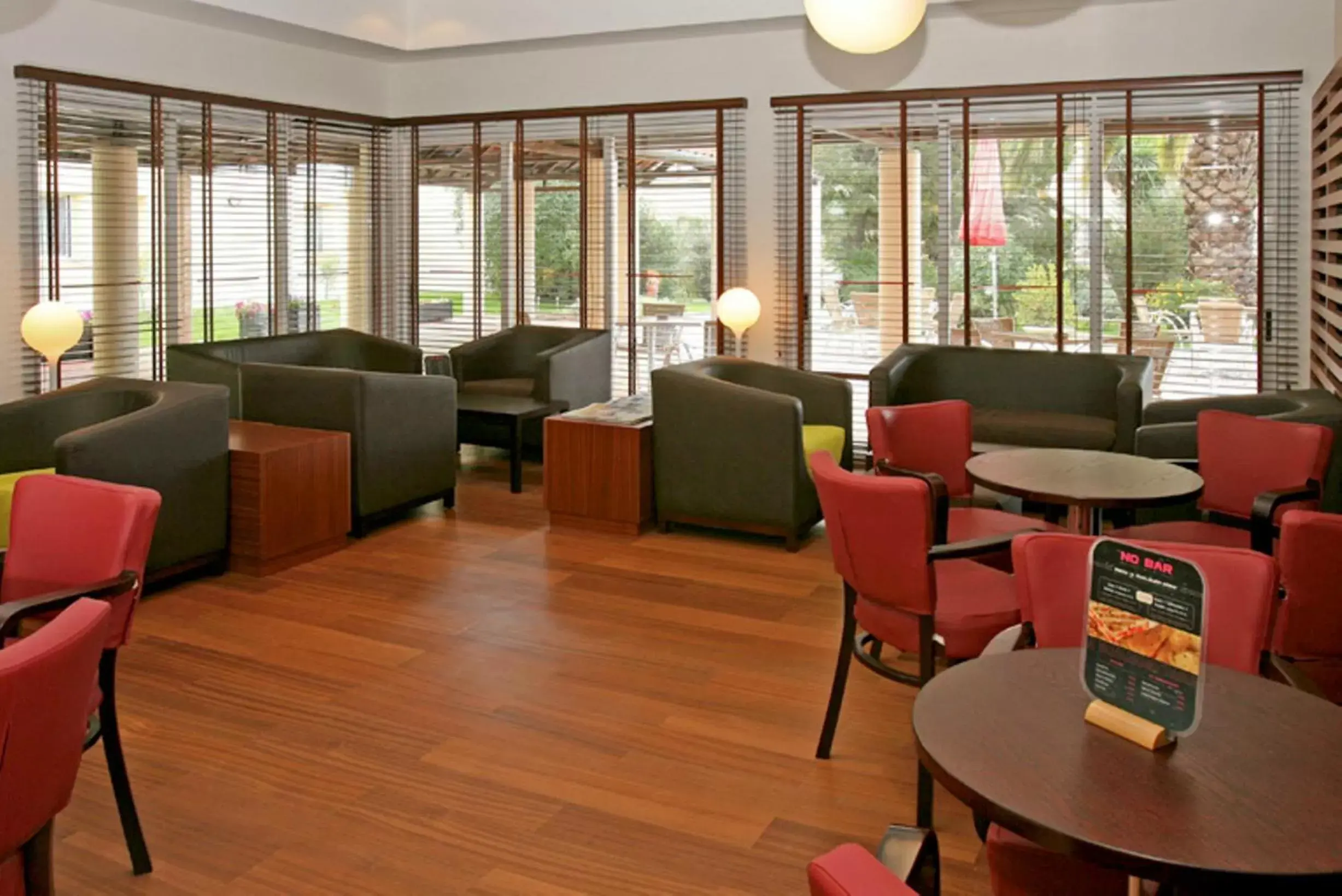 Lobby or reception in Hotel ibis Setubal Lobby or reception in Hotel ibis Setubal