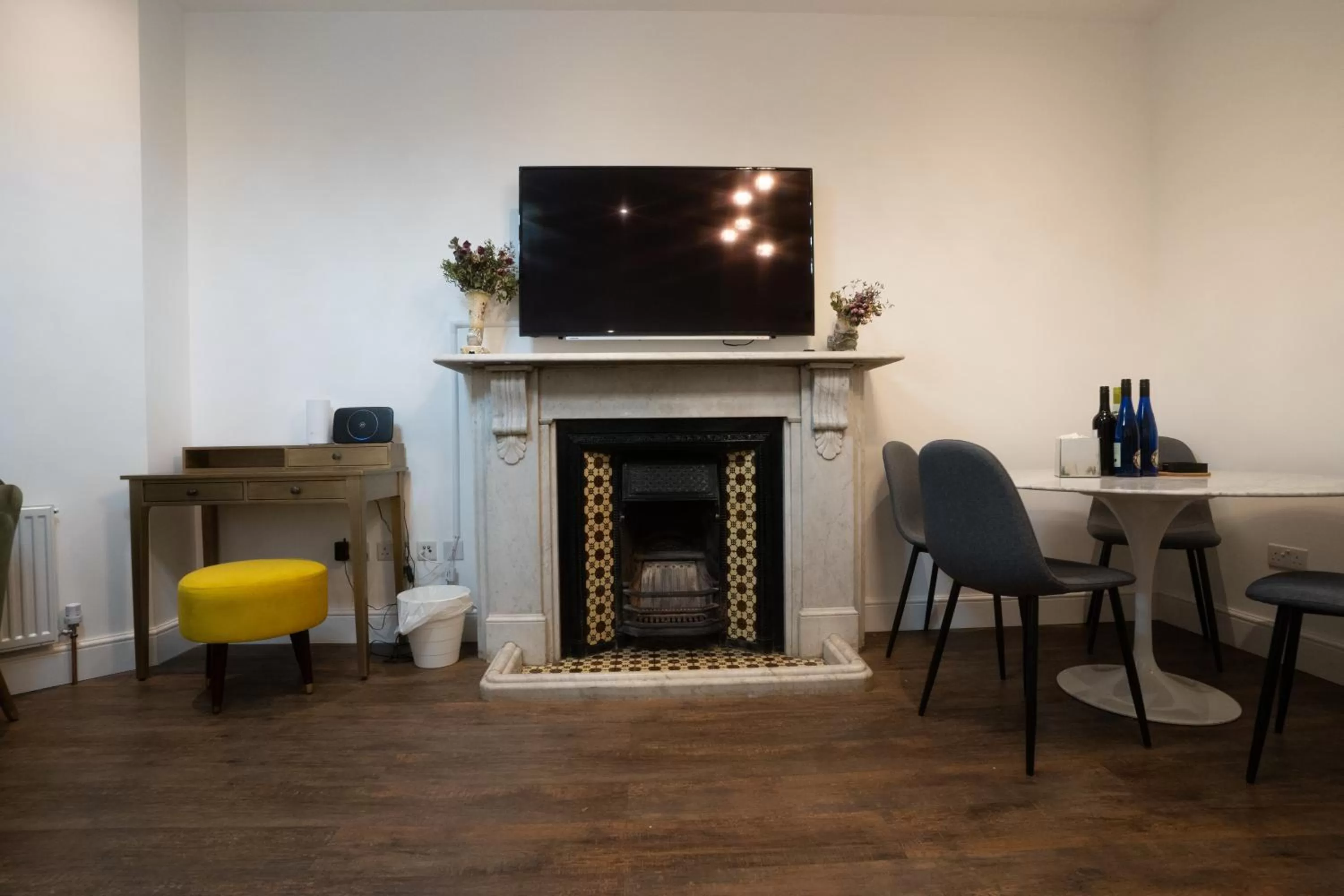 TV/Entertainment Center in The Avonmore Olympia