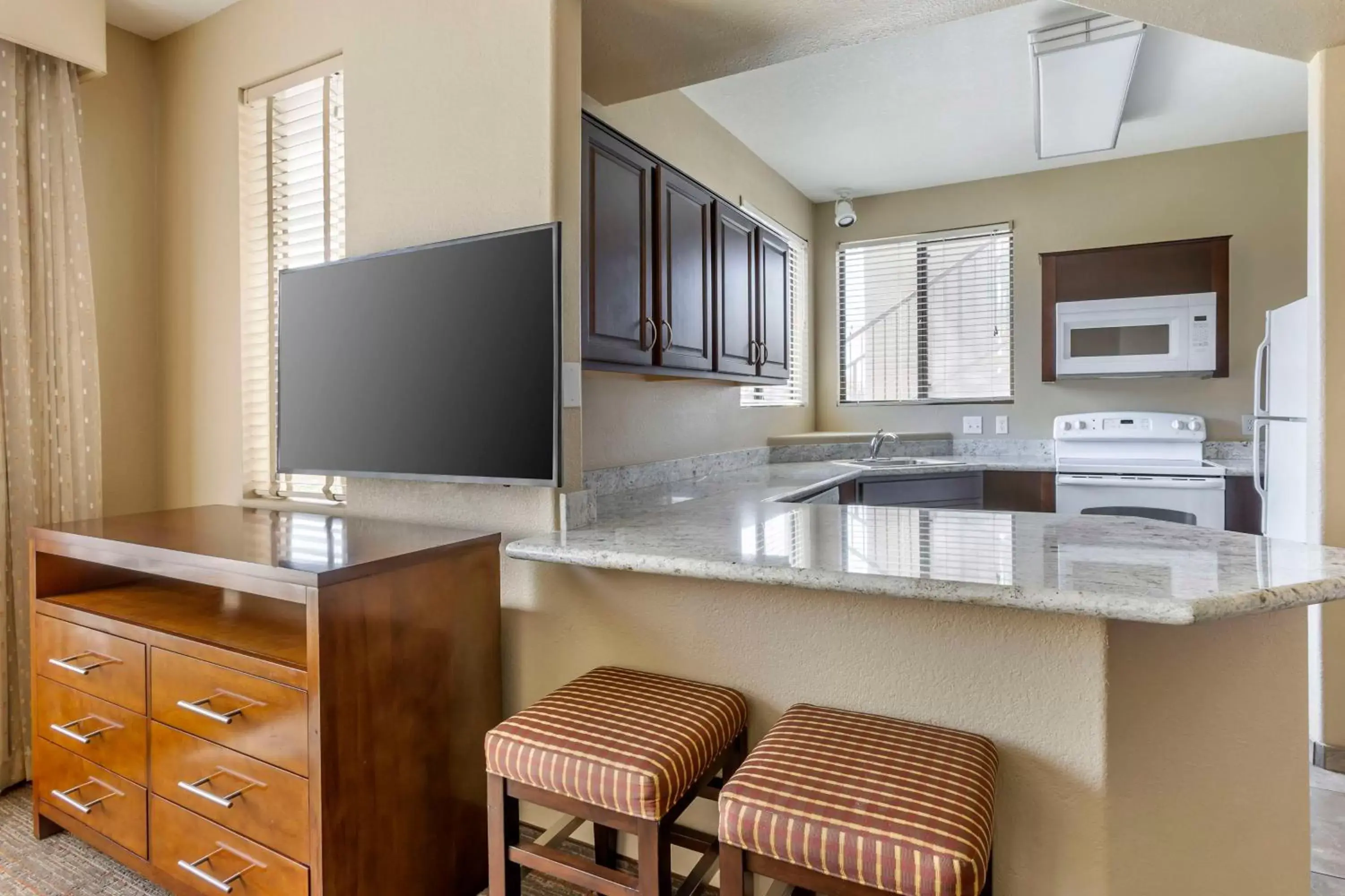 Kitchen or kitchenette, Kitchen/Kitchenette in Hilton Vacation Club Scottsdale Links Resort