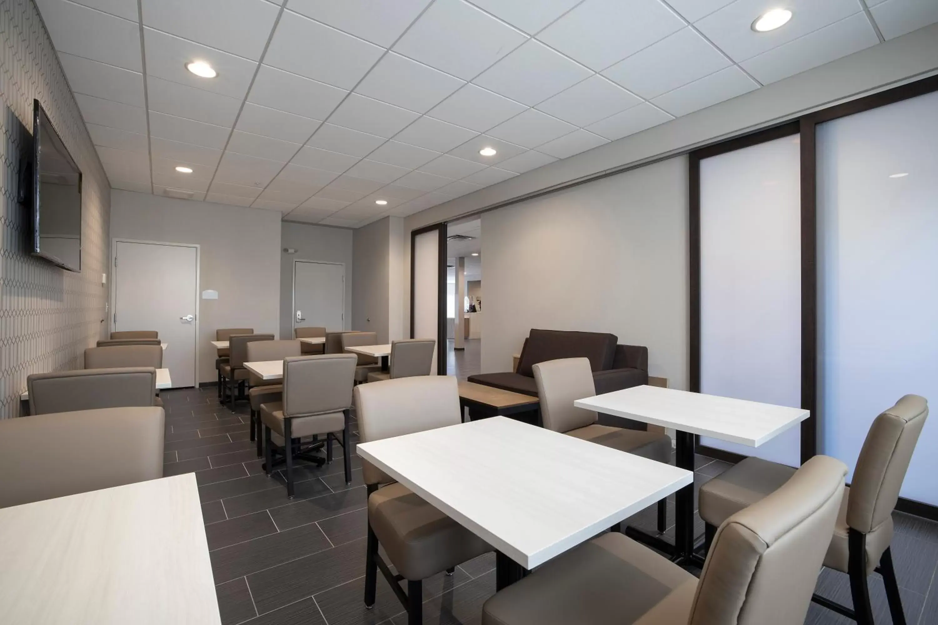 Restaurant/places to eat in Microtel Inn & Suites by Wyndham Loveland Restaurant/places to eat in Microtel Inn & Suites by Wyndham Loveland