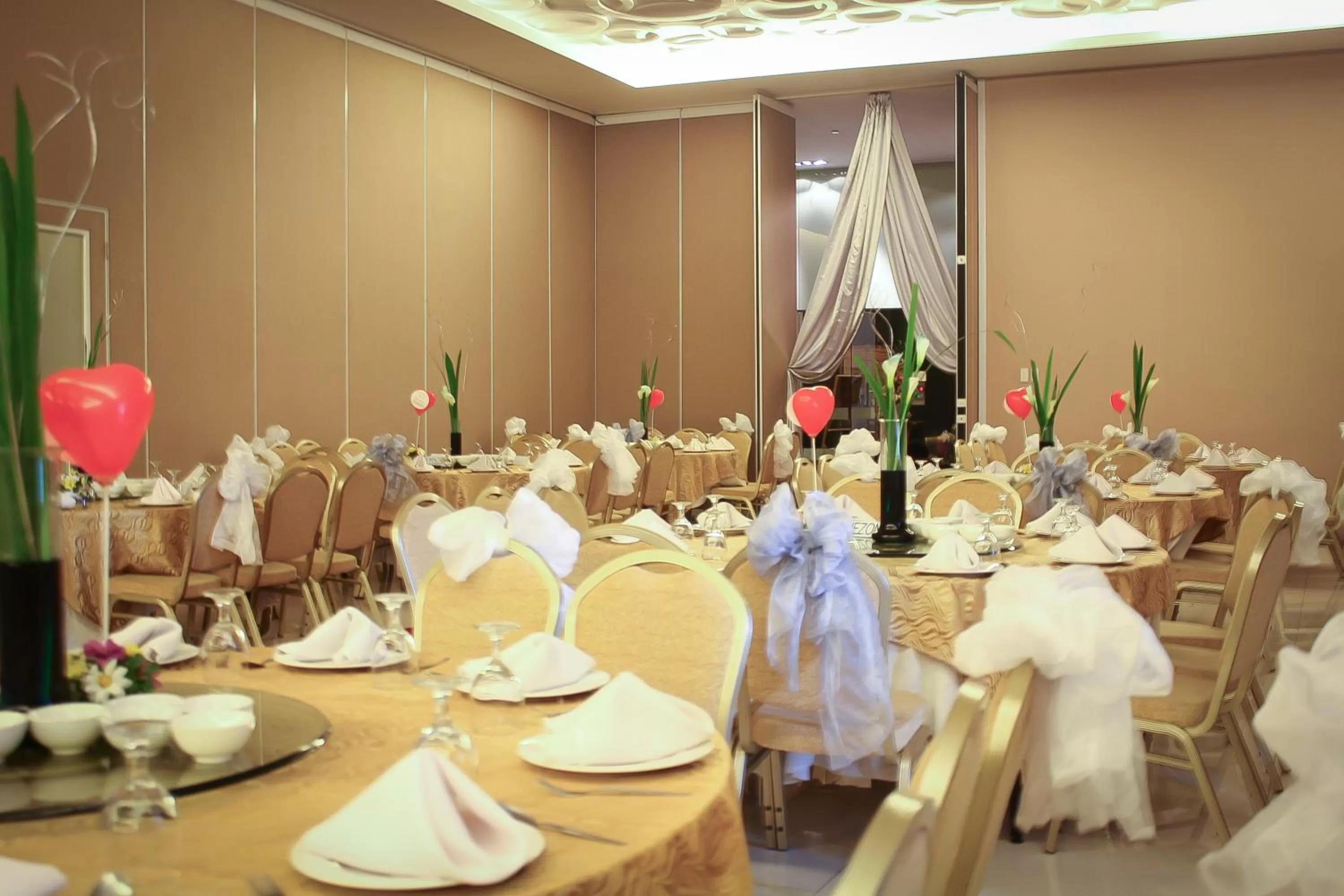 Restaurant/places to eat in CityState Tower Hotel