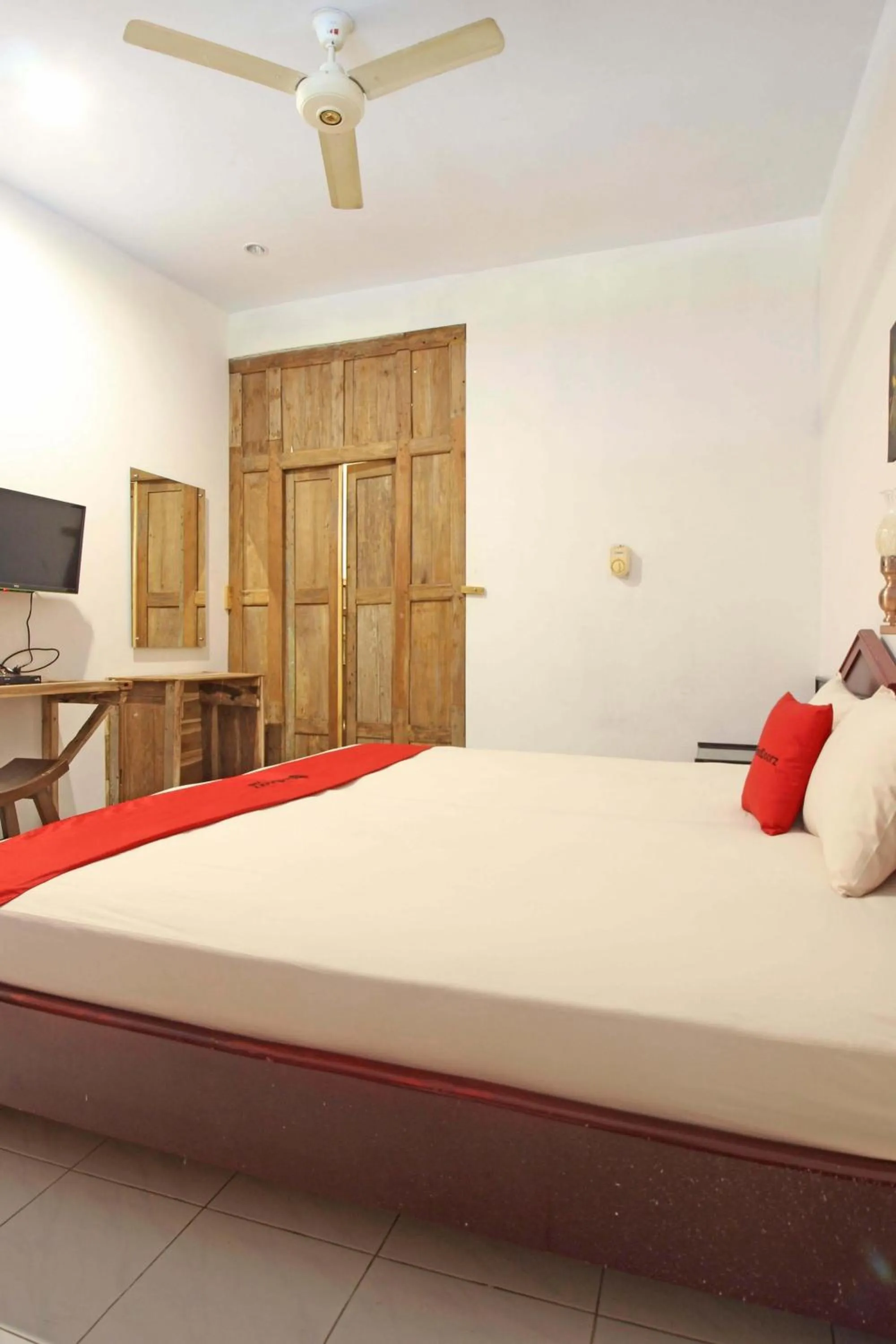 Bed in RedDoorz near Pojok Beteng Prawirotaman