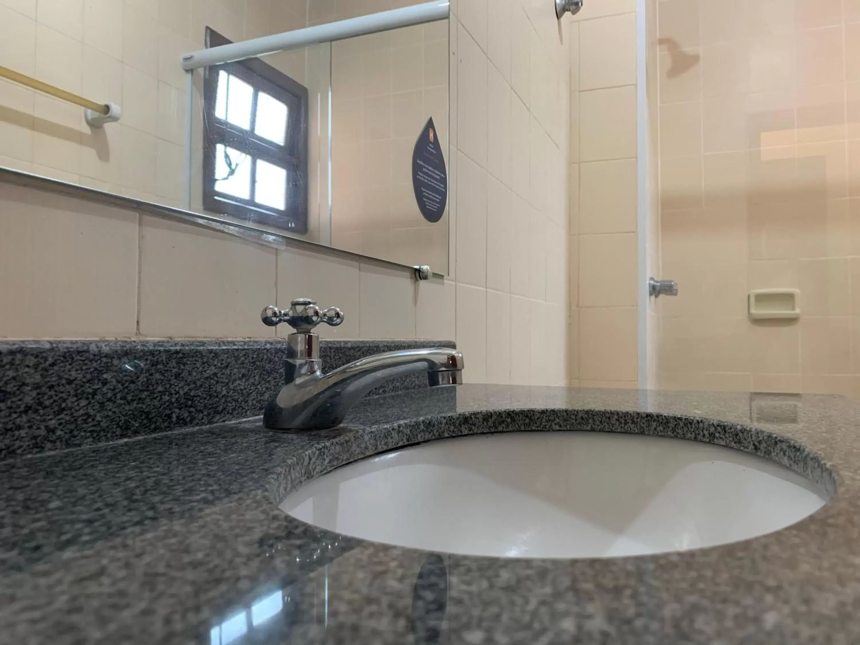 Bathroom in Hotel São Sebastião da Praia Bathroom in Hotel São Sebastião da Praia