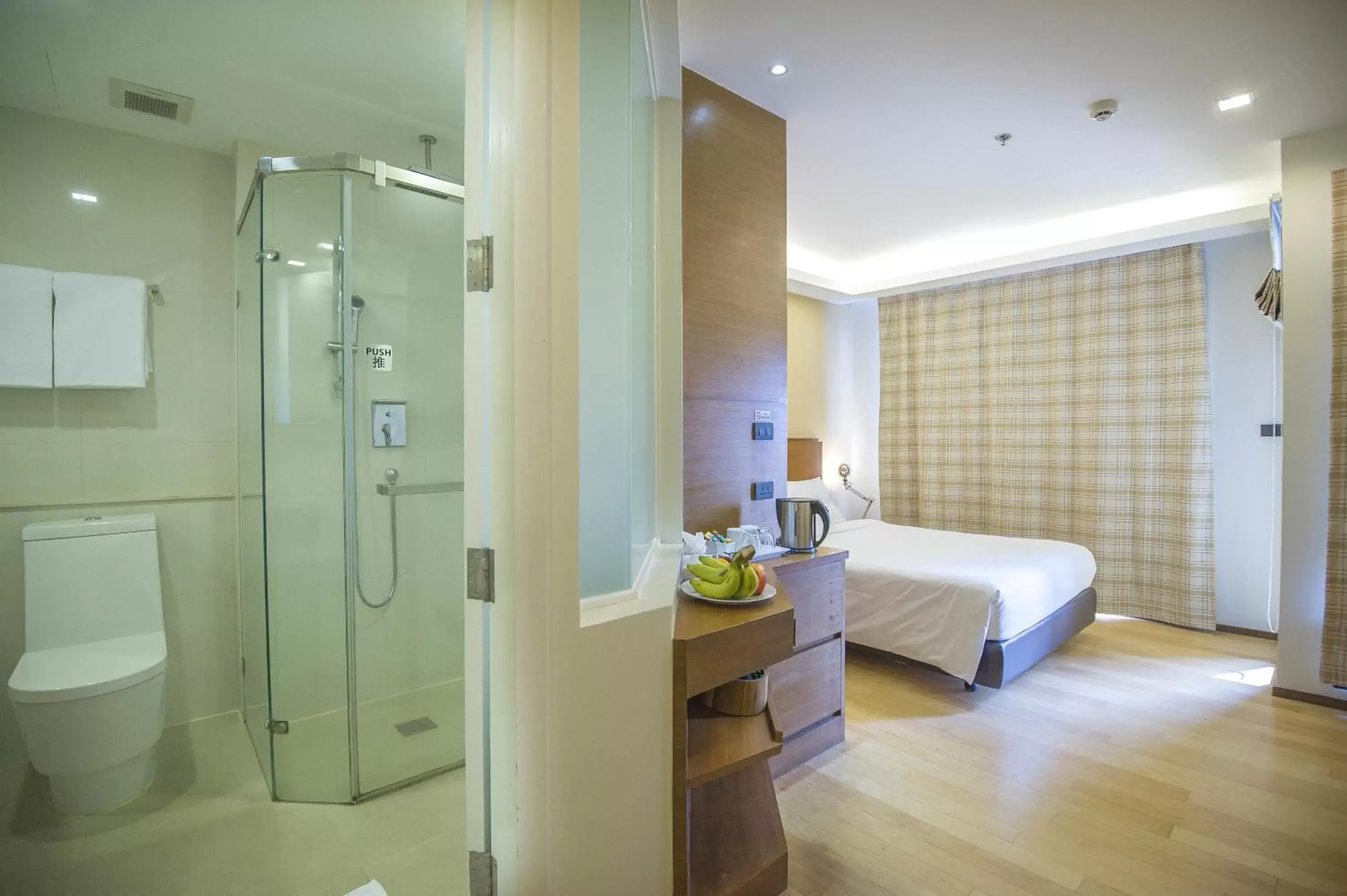 Bedroom, Room Photo in Marvin Suites Hotel