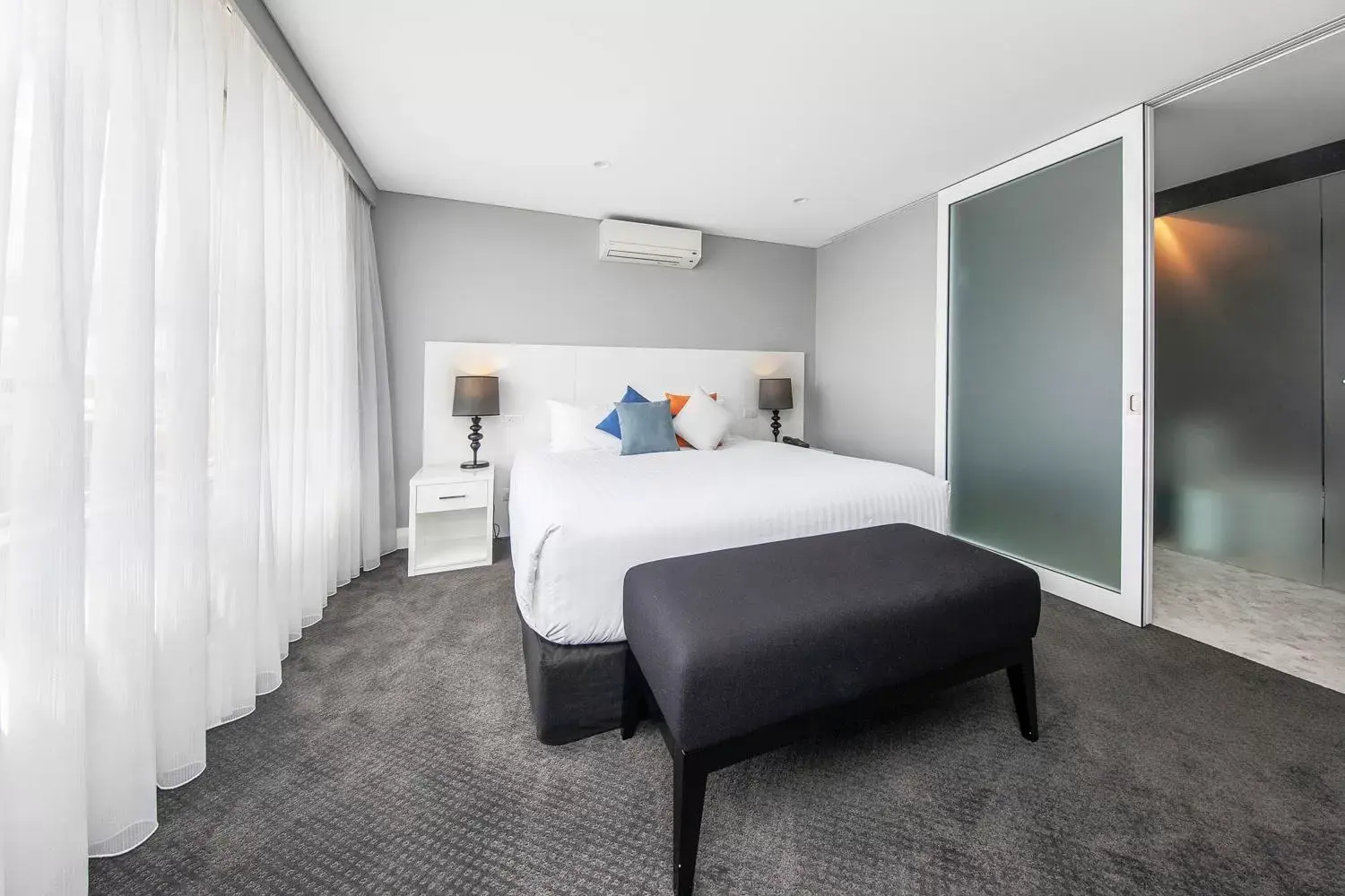 Bed in Canberra Rex Hotel